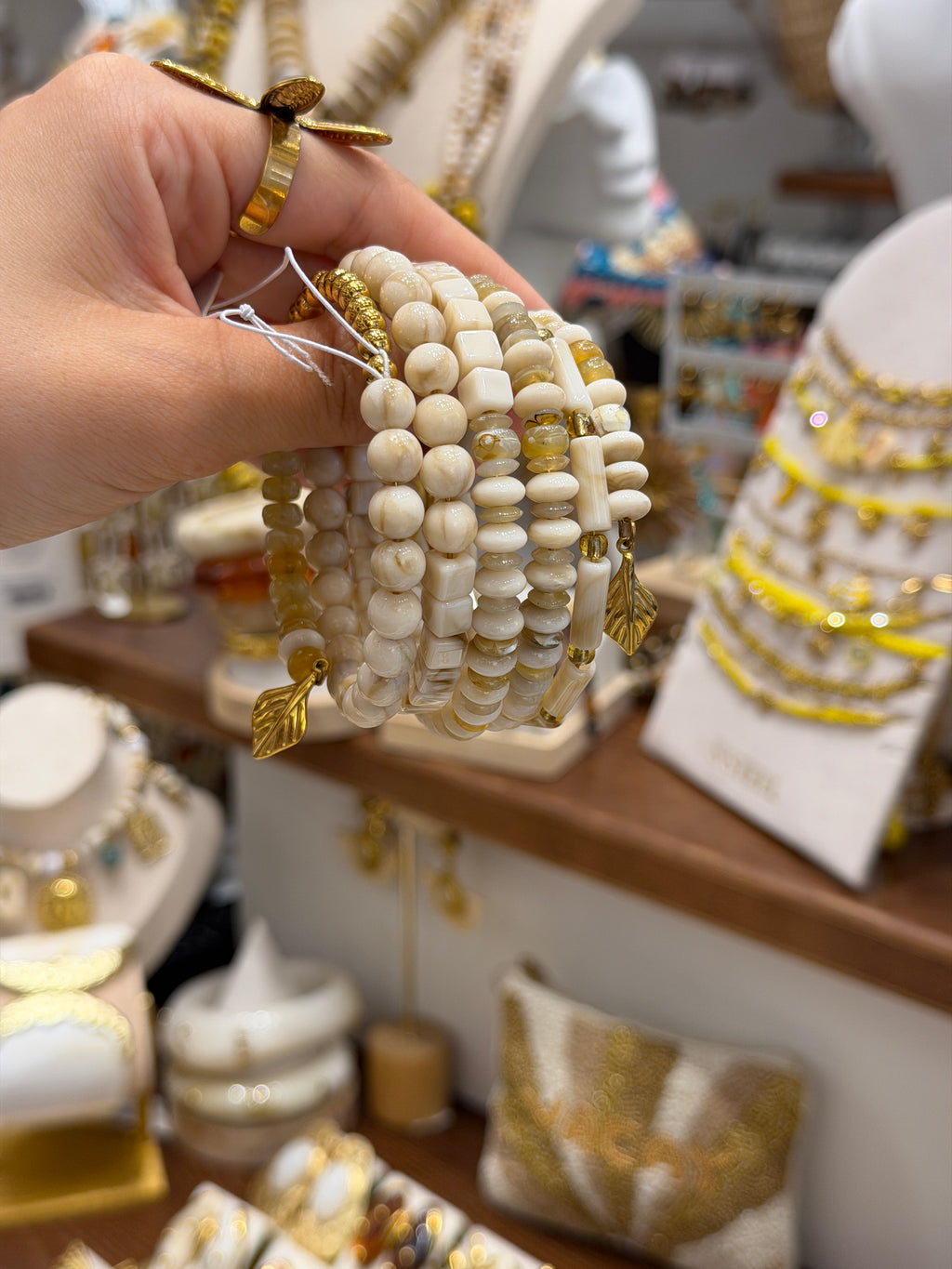 Bracelet Multi-Rangs Perles Blanches
