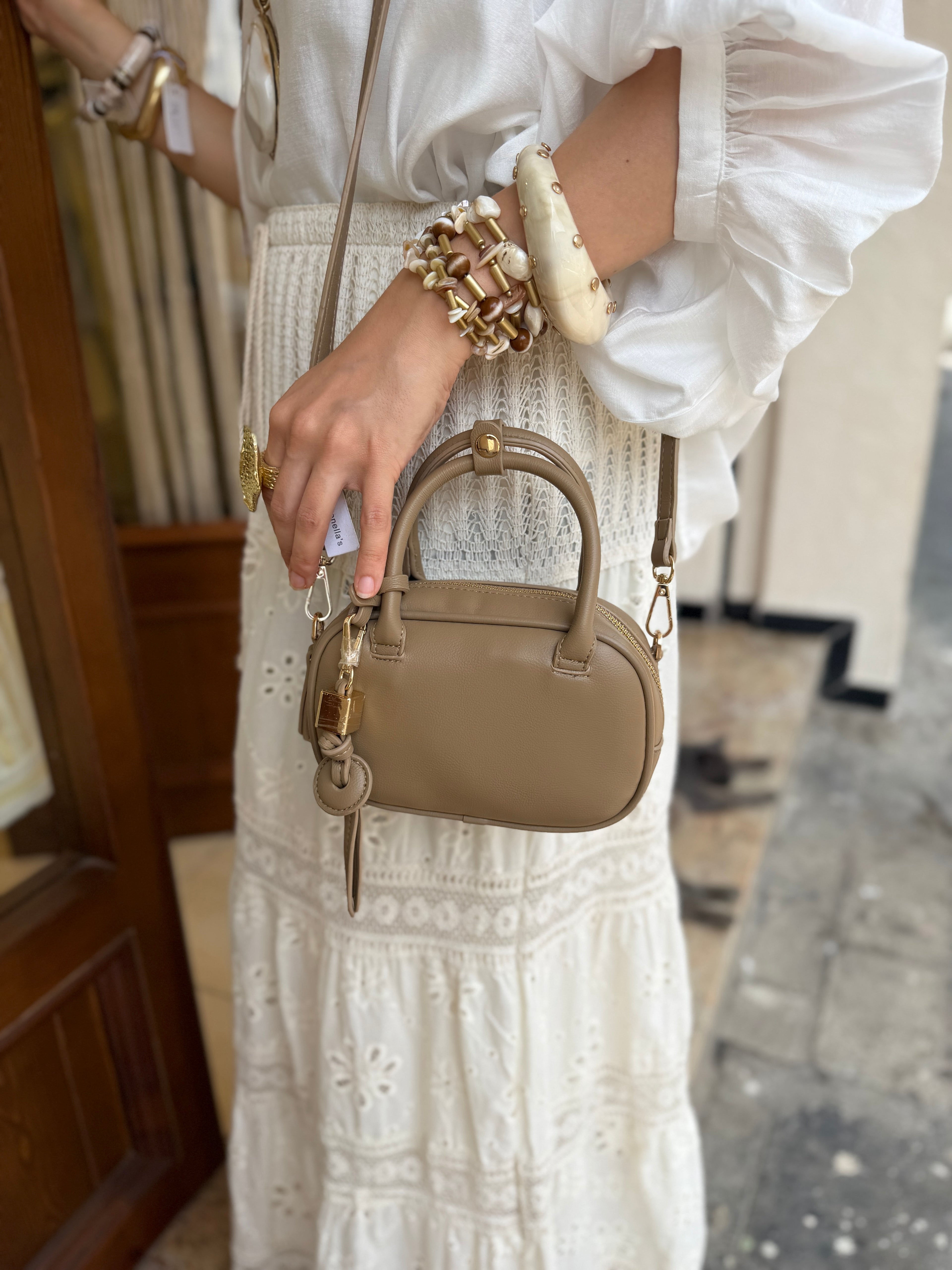 Sac avec bandoulière détail charm