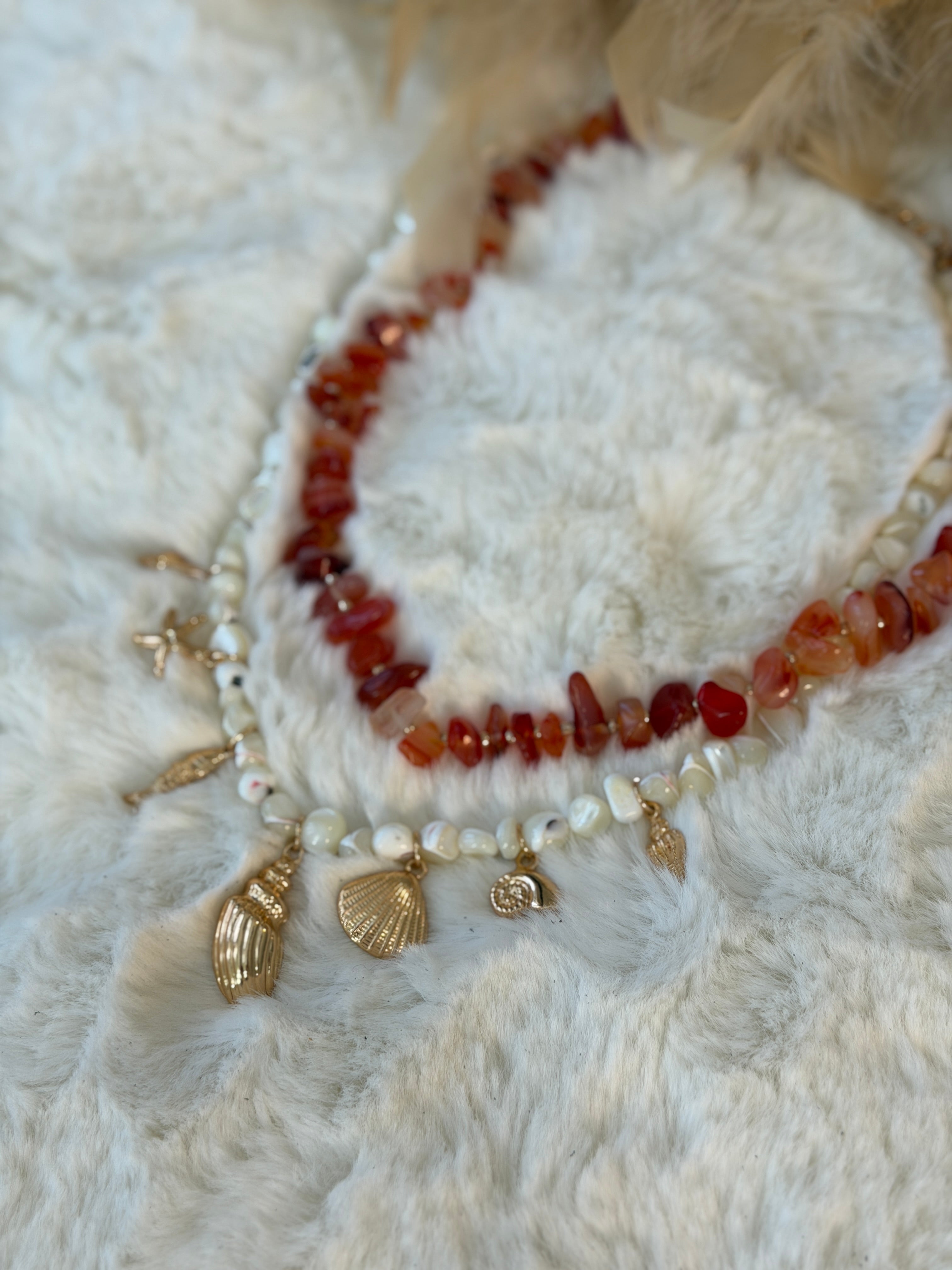 Collier corail charms coquillages