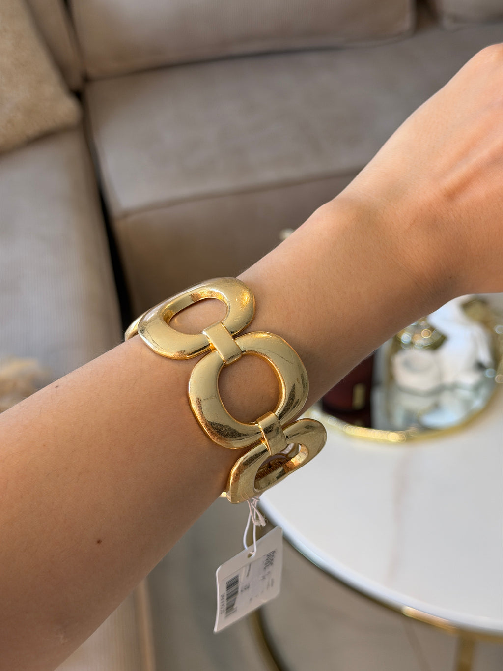 Bracelet manchette doré à maillons sculptés