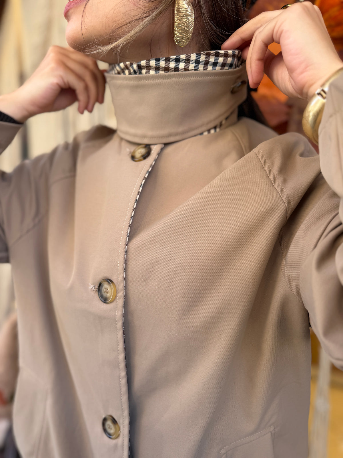 Trench-coat long col montant à carreaux