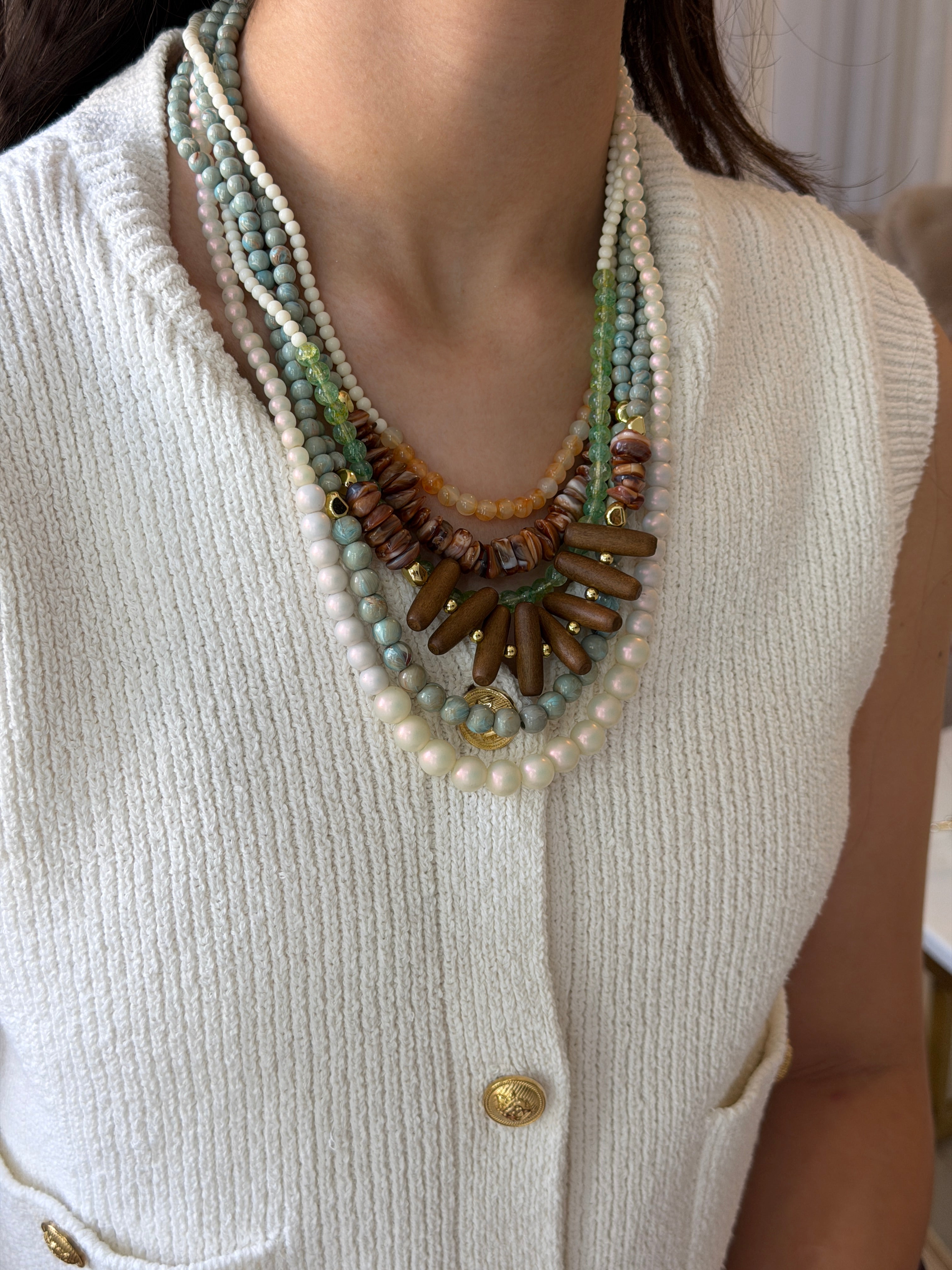 Collier en bois et acrylique multi chaîne