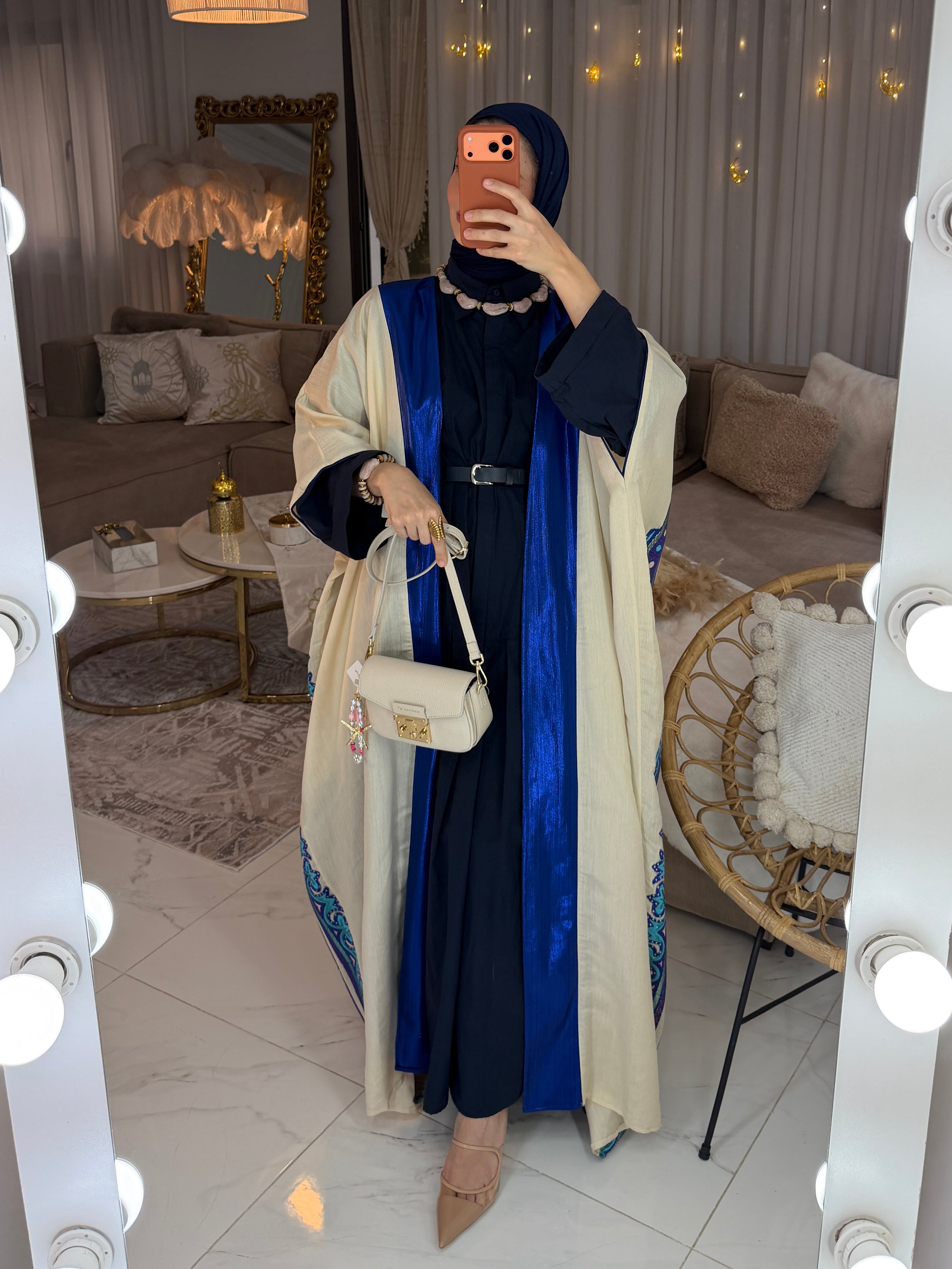 Abaya derrière brodé