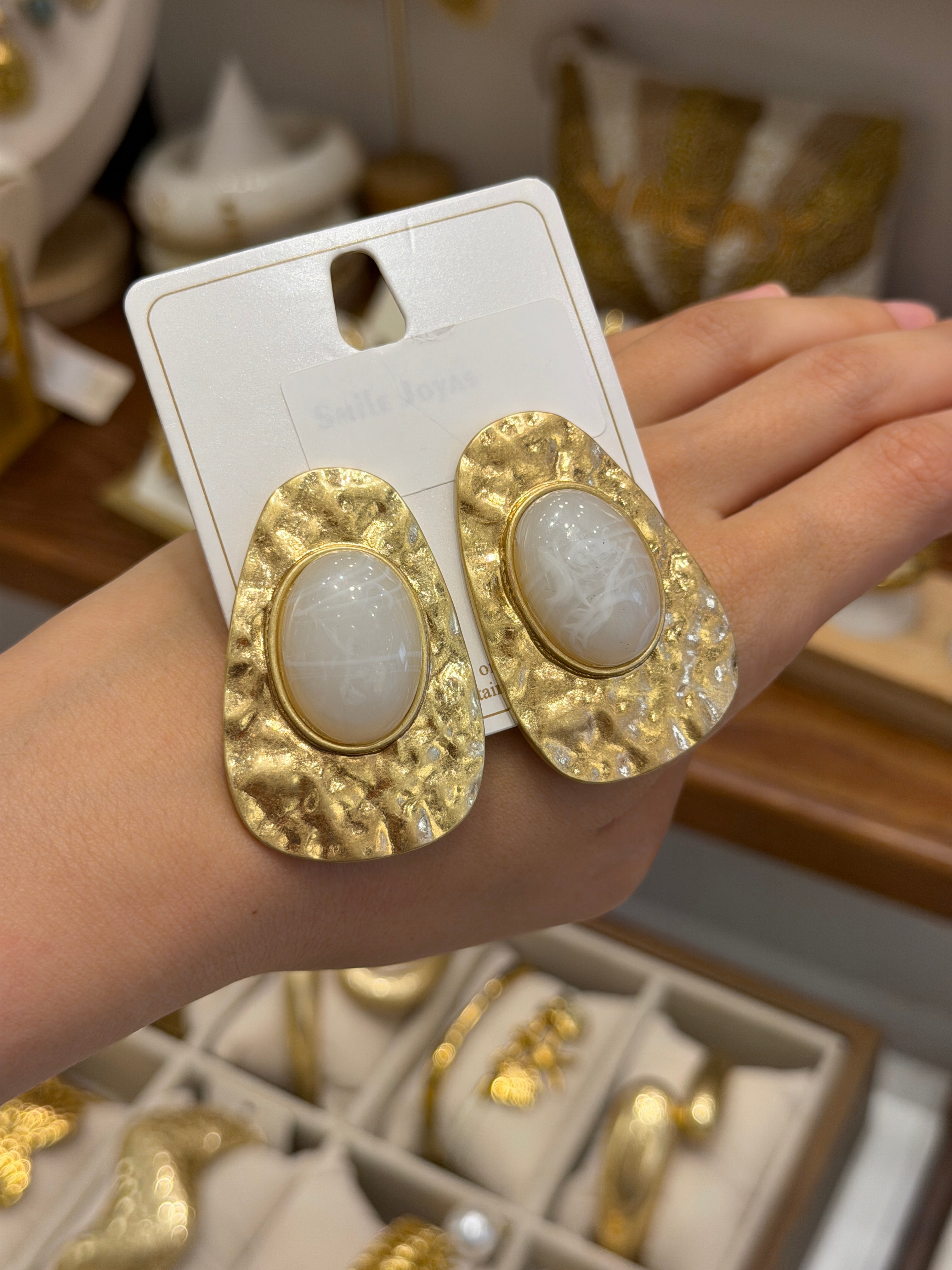 Boucles d’Oreilles Soleil Nacré Doré