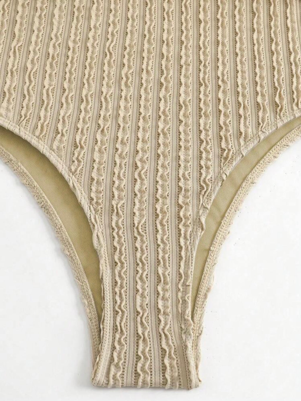 Maillot de bain une pièce avec paréo en tissu texturé