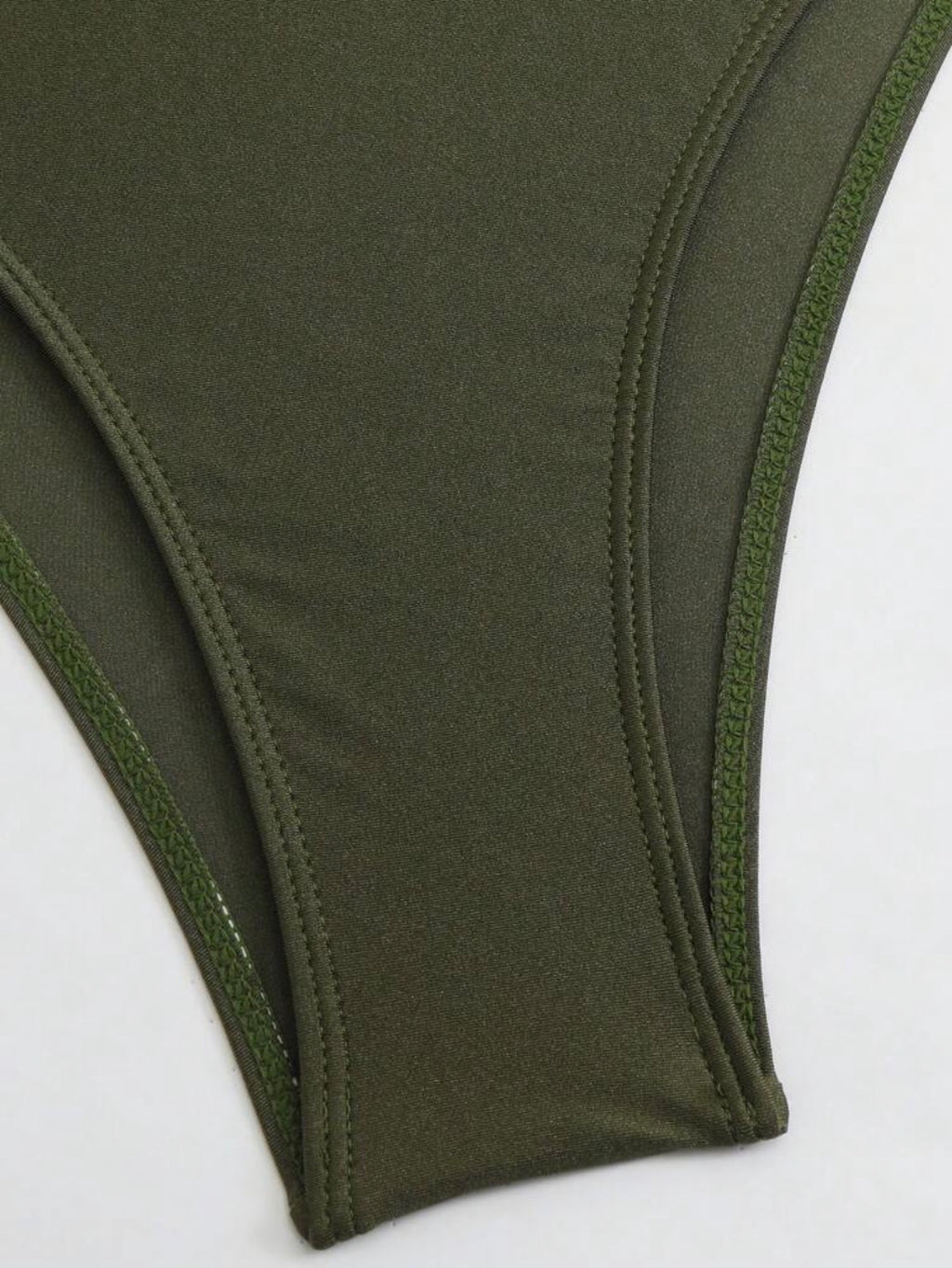 Maillot de bain une pièce avec paréo élégant