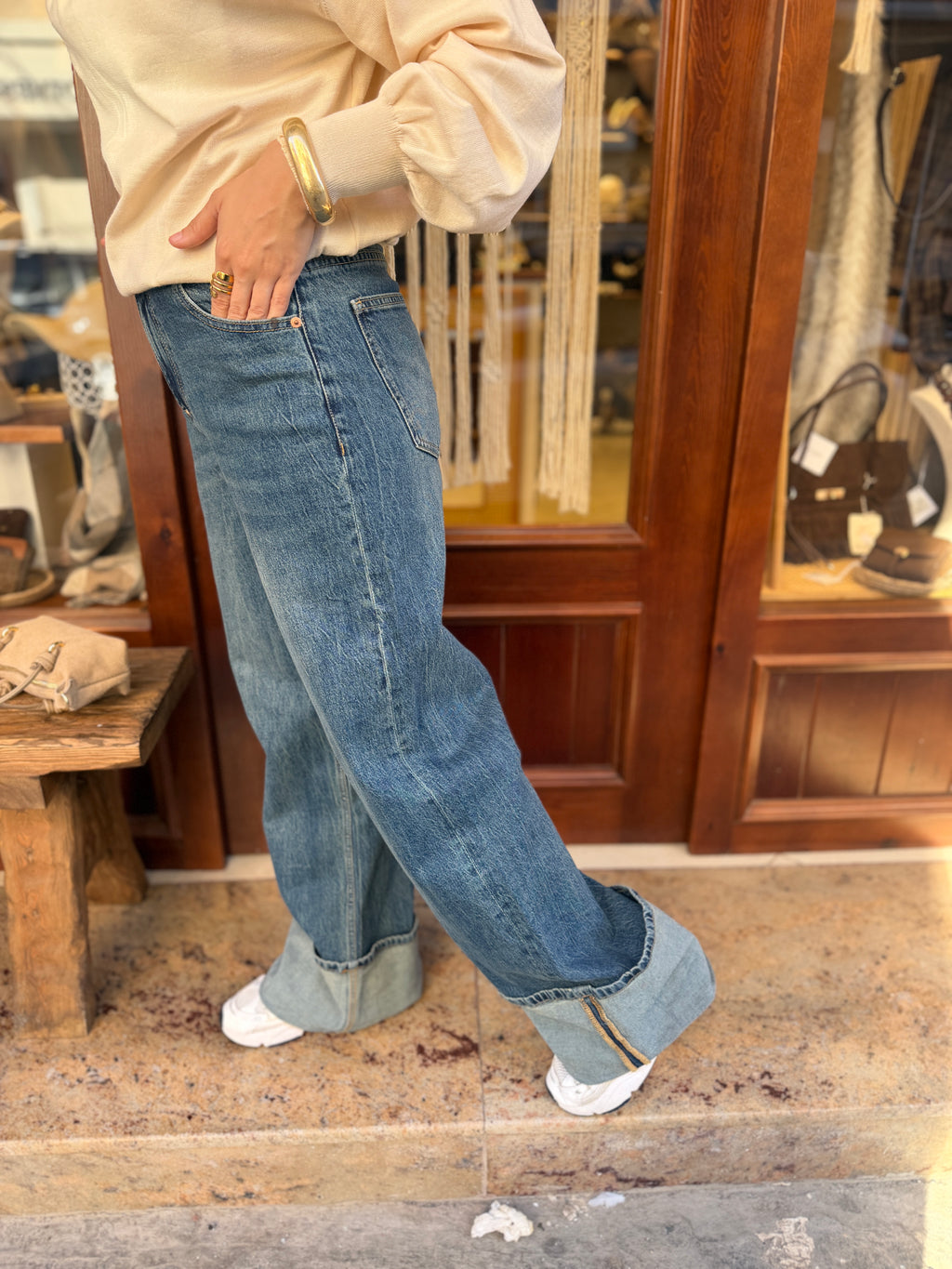 Jeans coupe large à revers