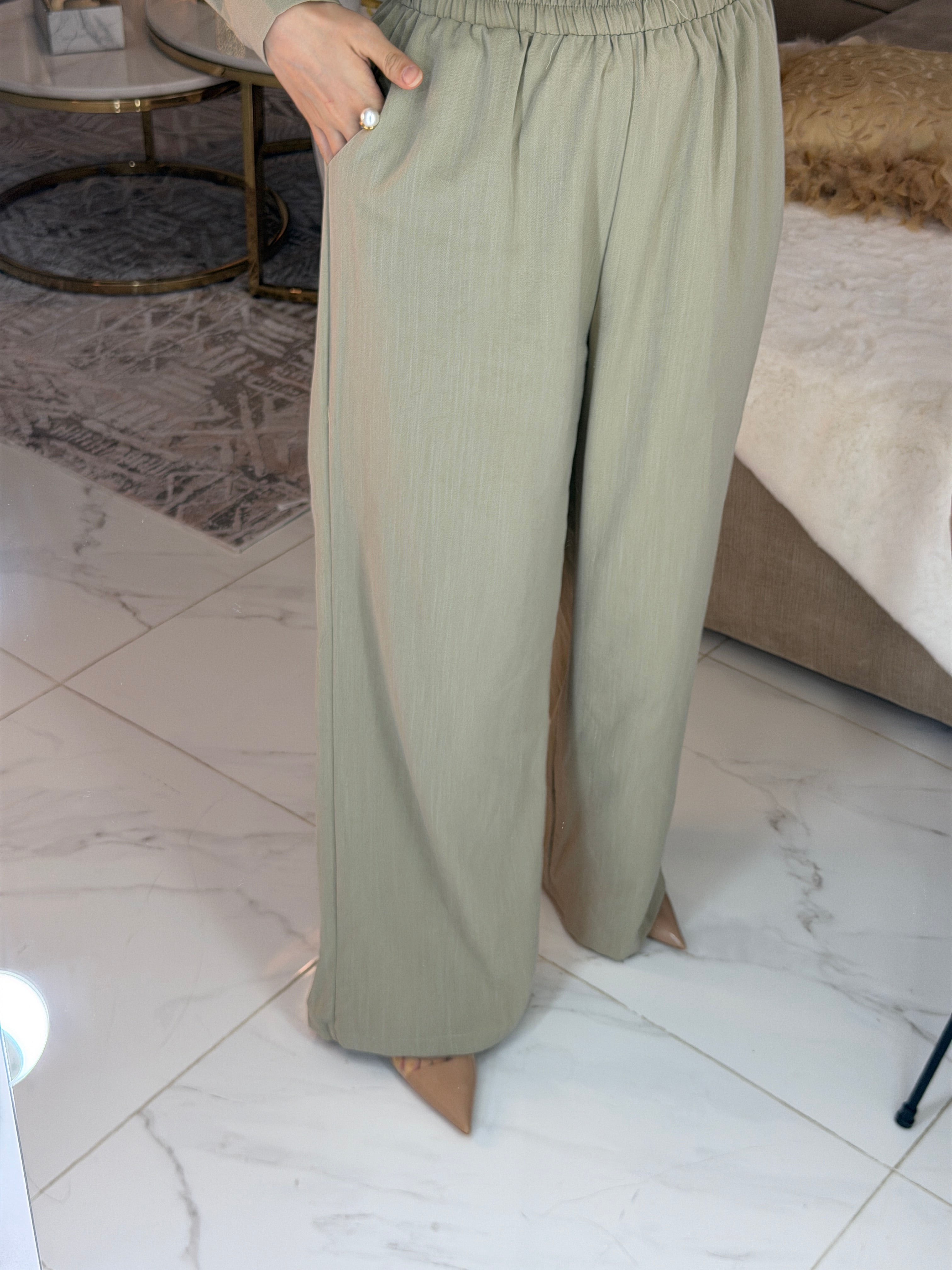 Ensemble lin chemisier cache cœur