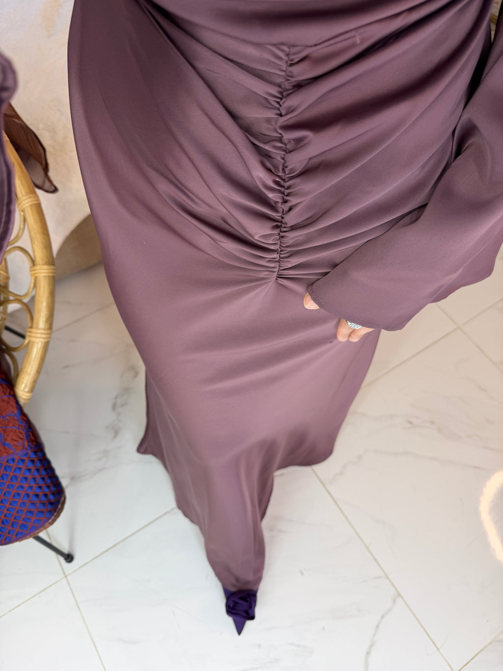 Robe longue devant froncée