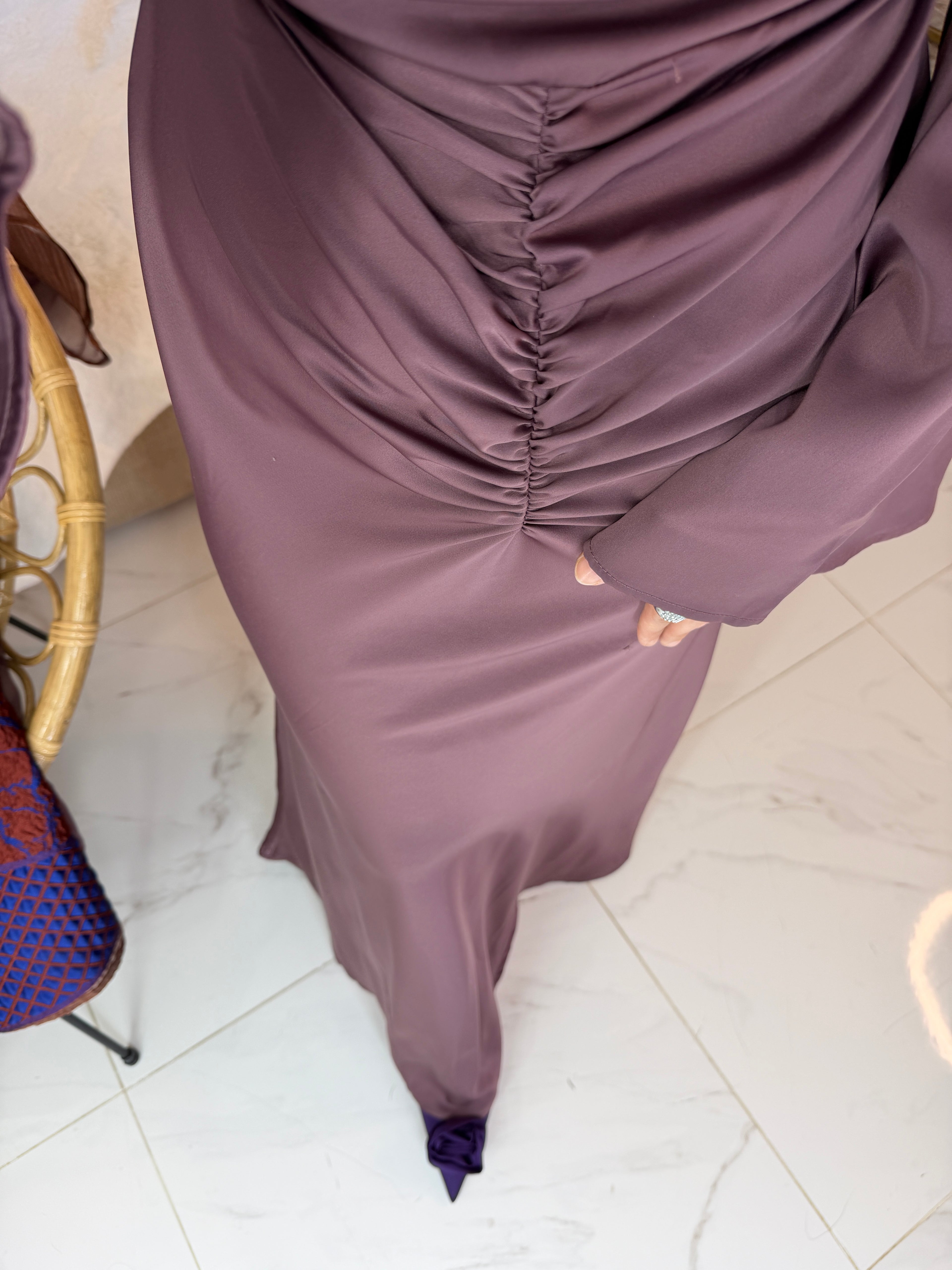 Robe longue devant froncée