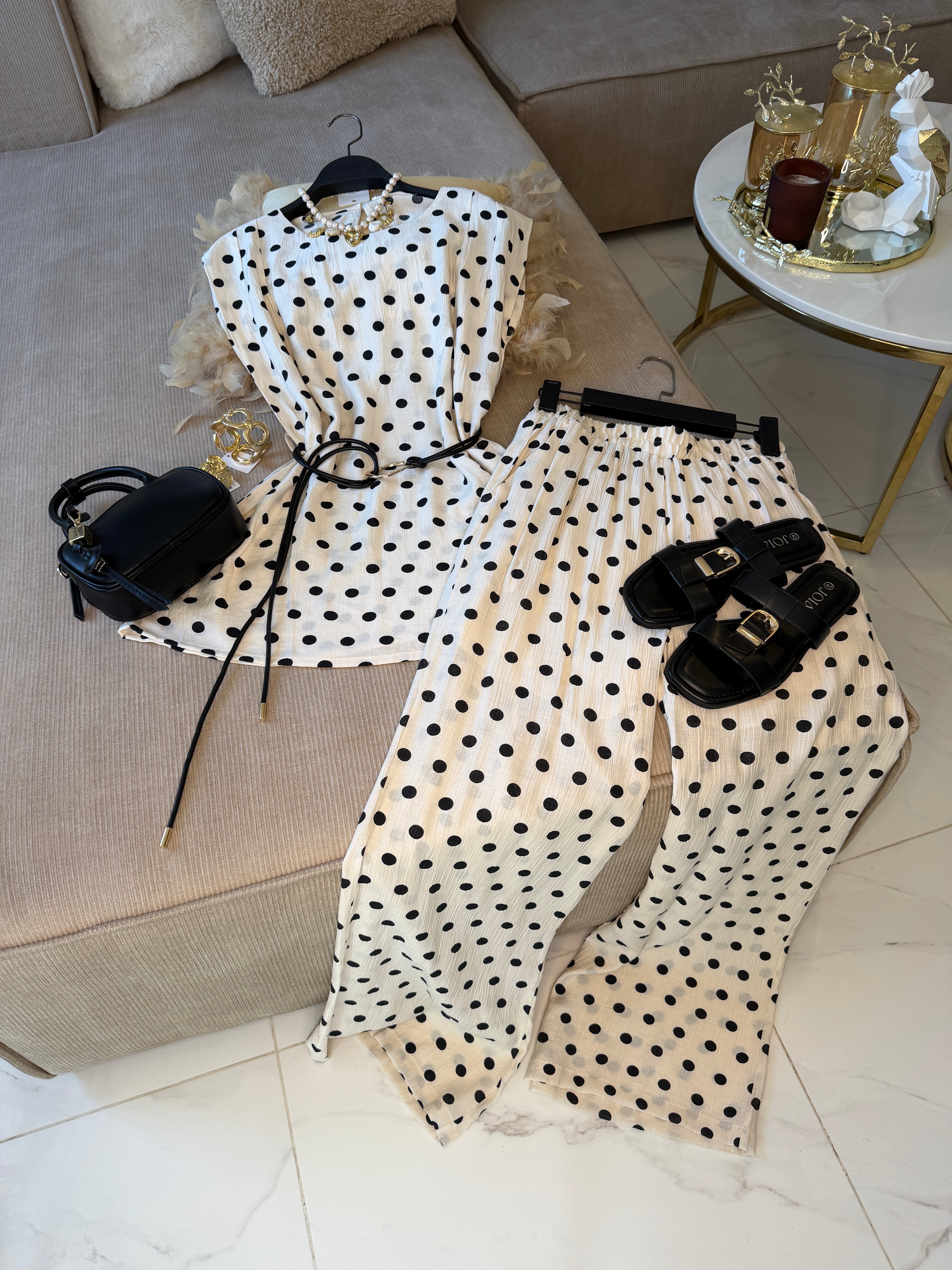 Ensemble Polka avec pantalon et ceinture
