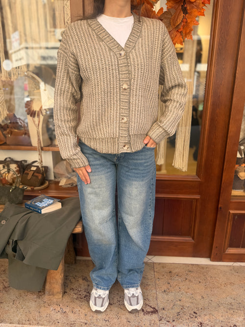 Cardigan en laine boutonné