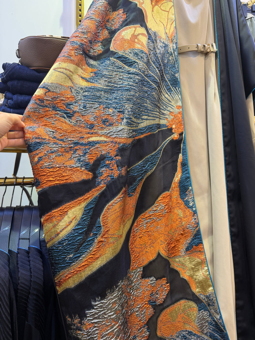 Abaya broderie jacquard