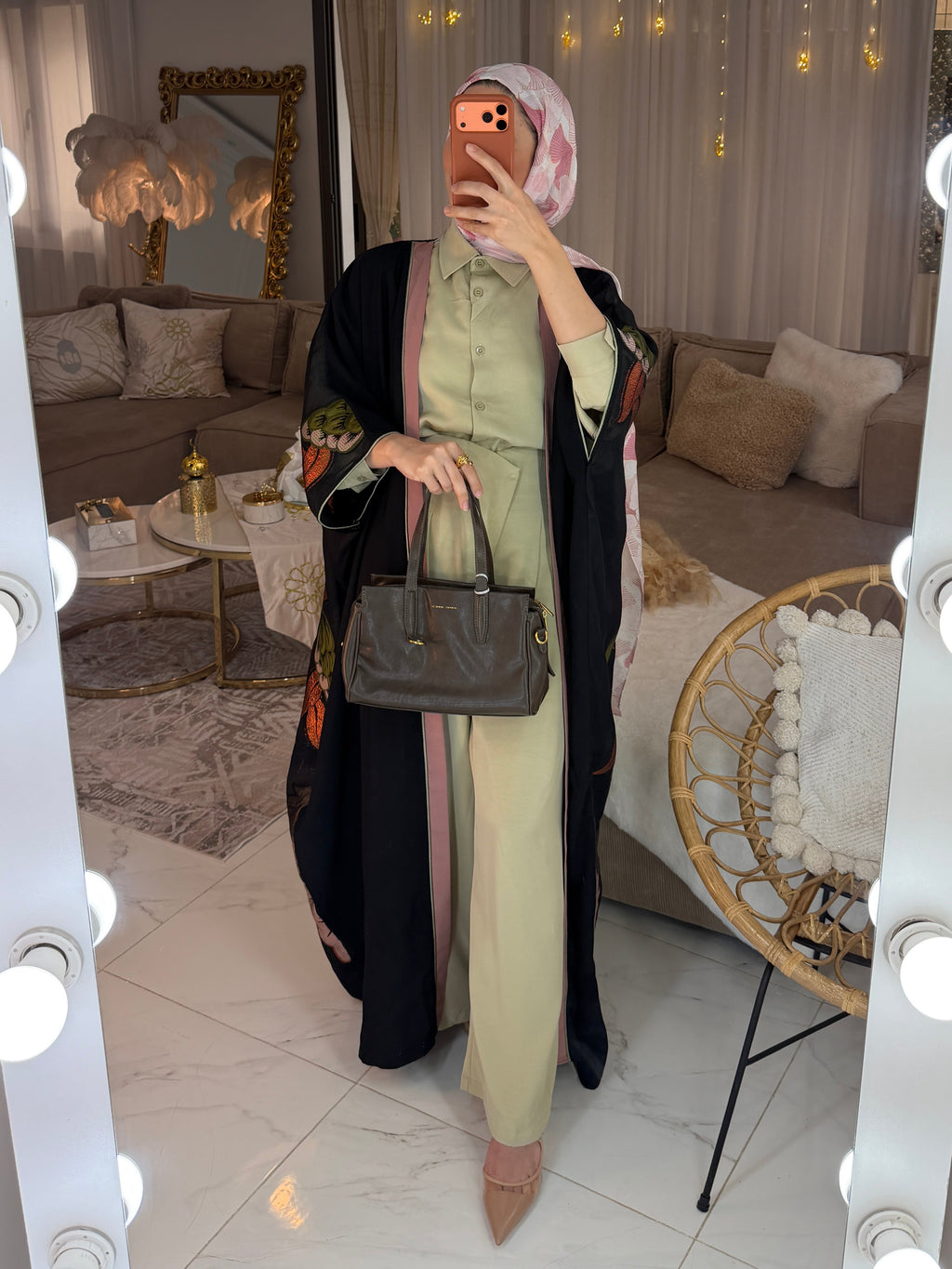Abaya dos broderie florale
