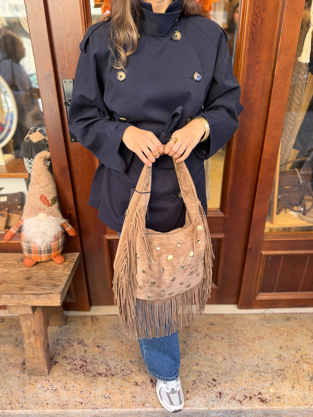 Sac shopper suède à frange avec clous