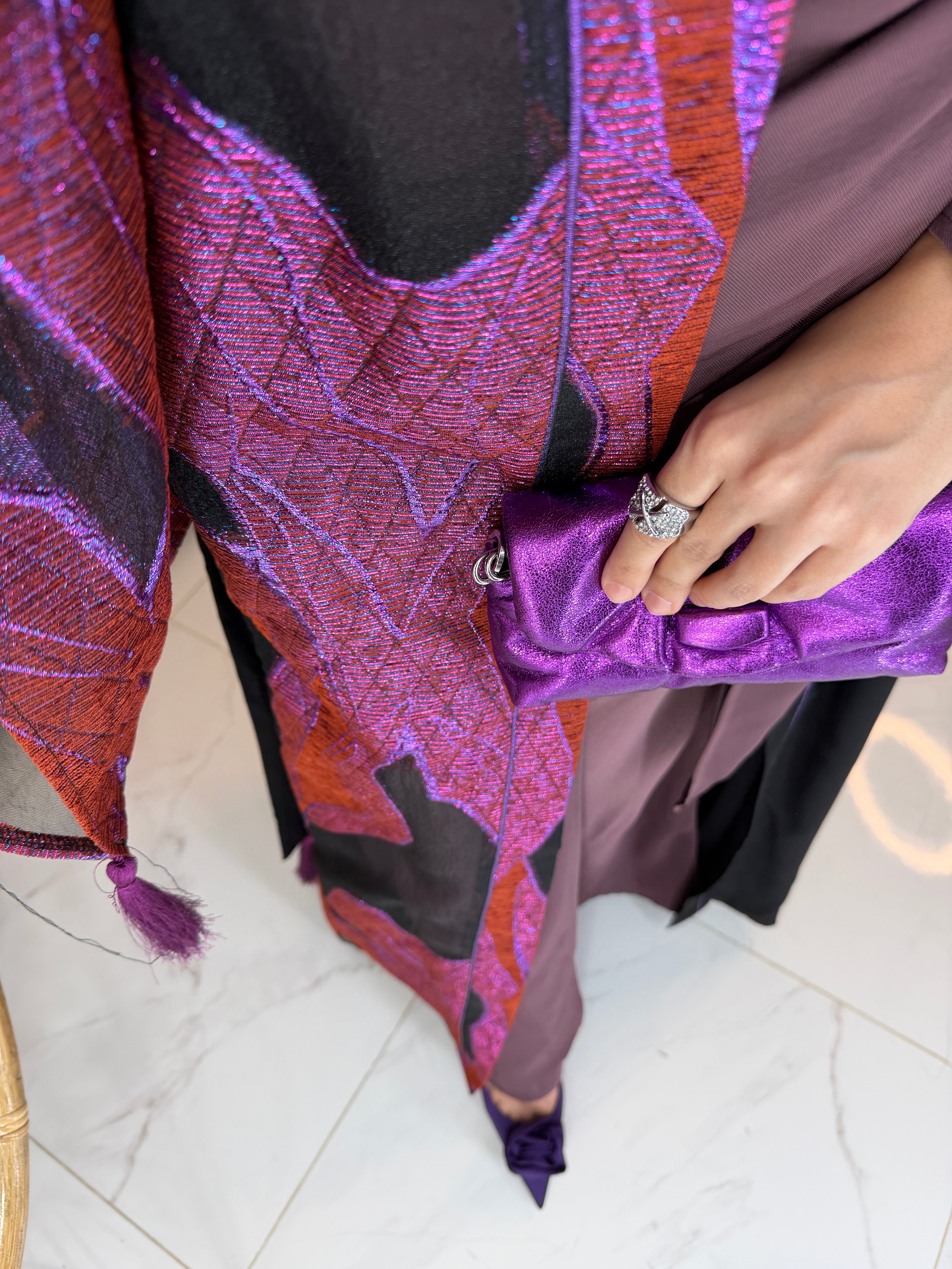 Abaya jacquard pompons