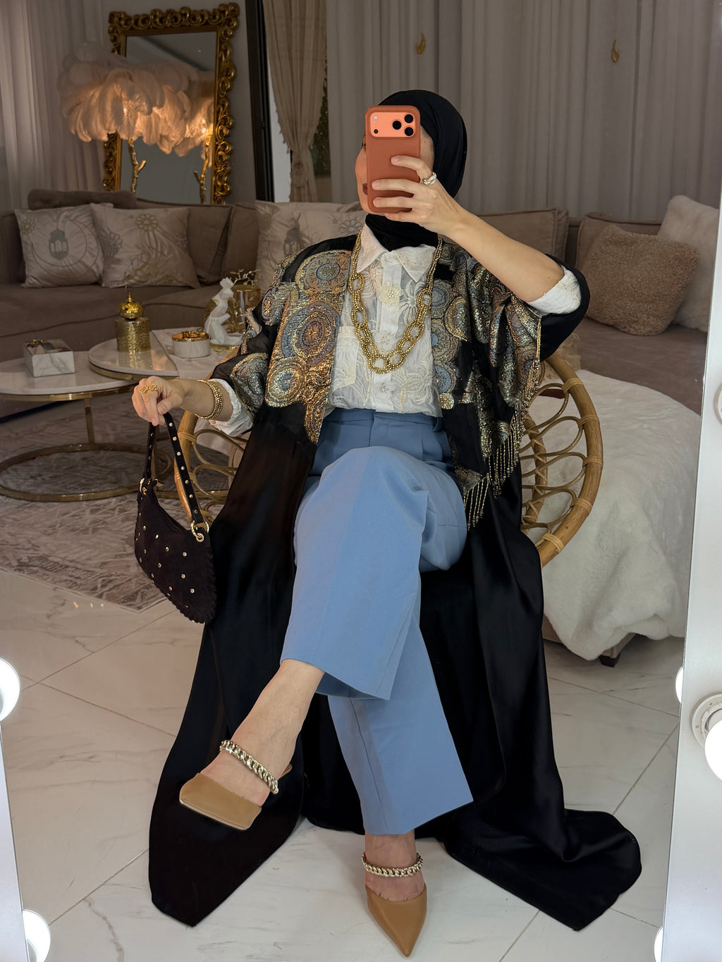 Abaya satin broderie franges bijoux