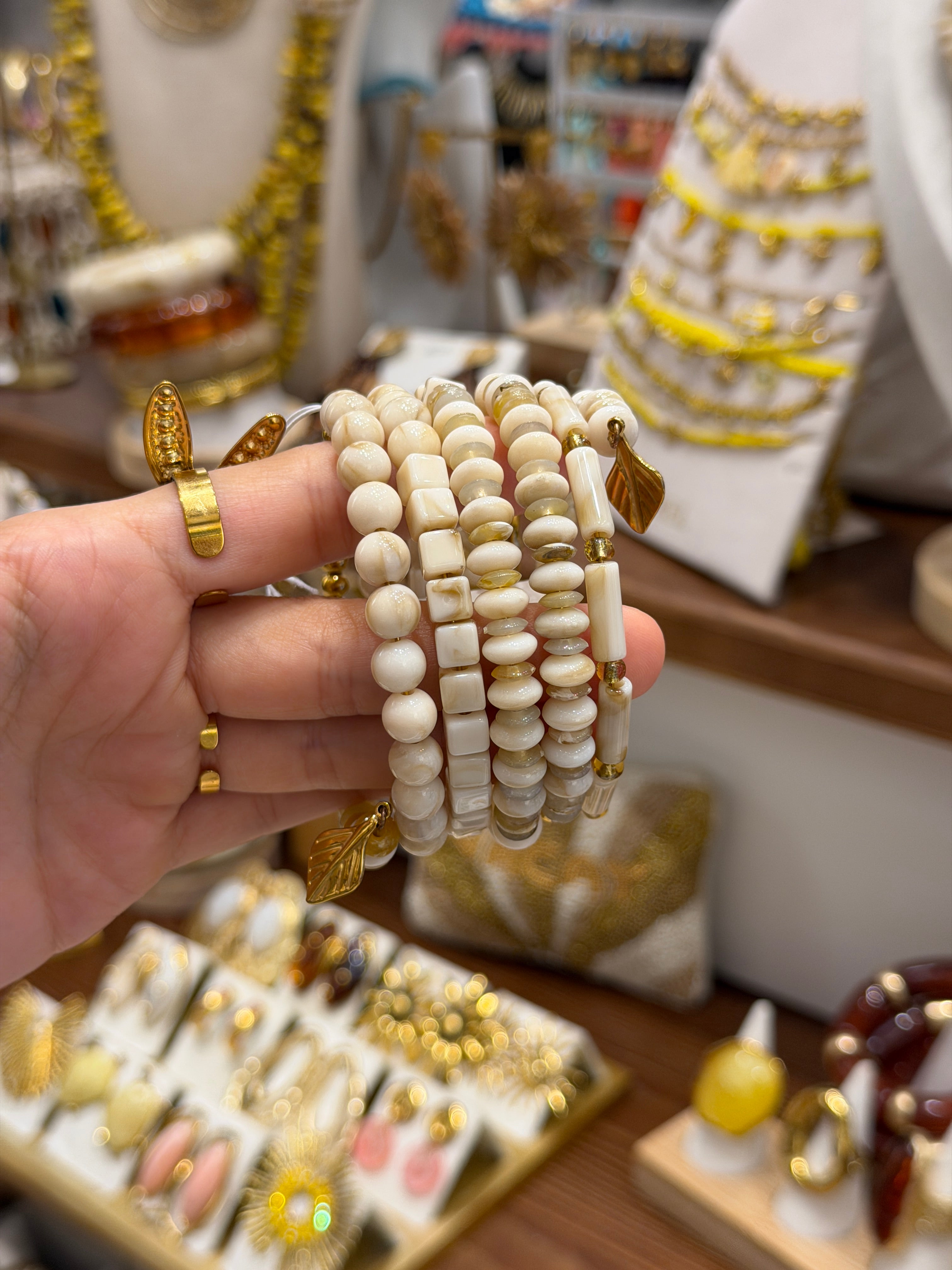 Bracelet Multi-Rangs Perles Blanches