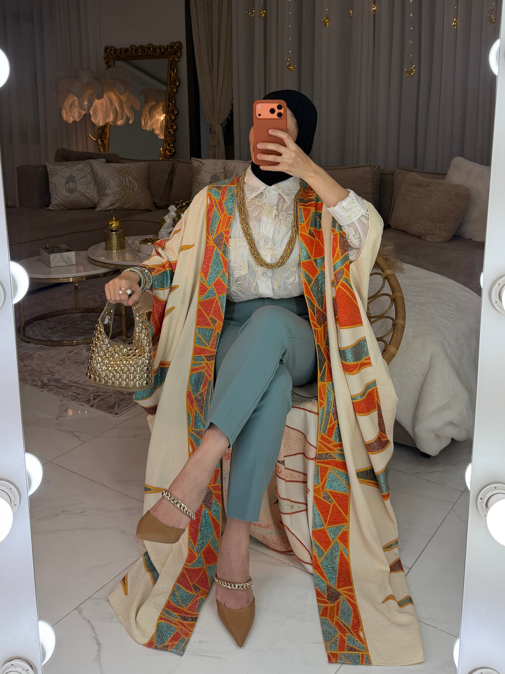 Abaya broderie asymétrique