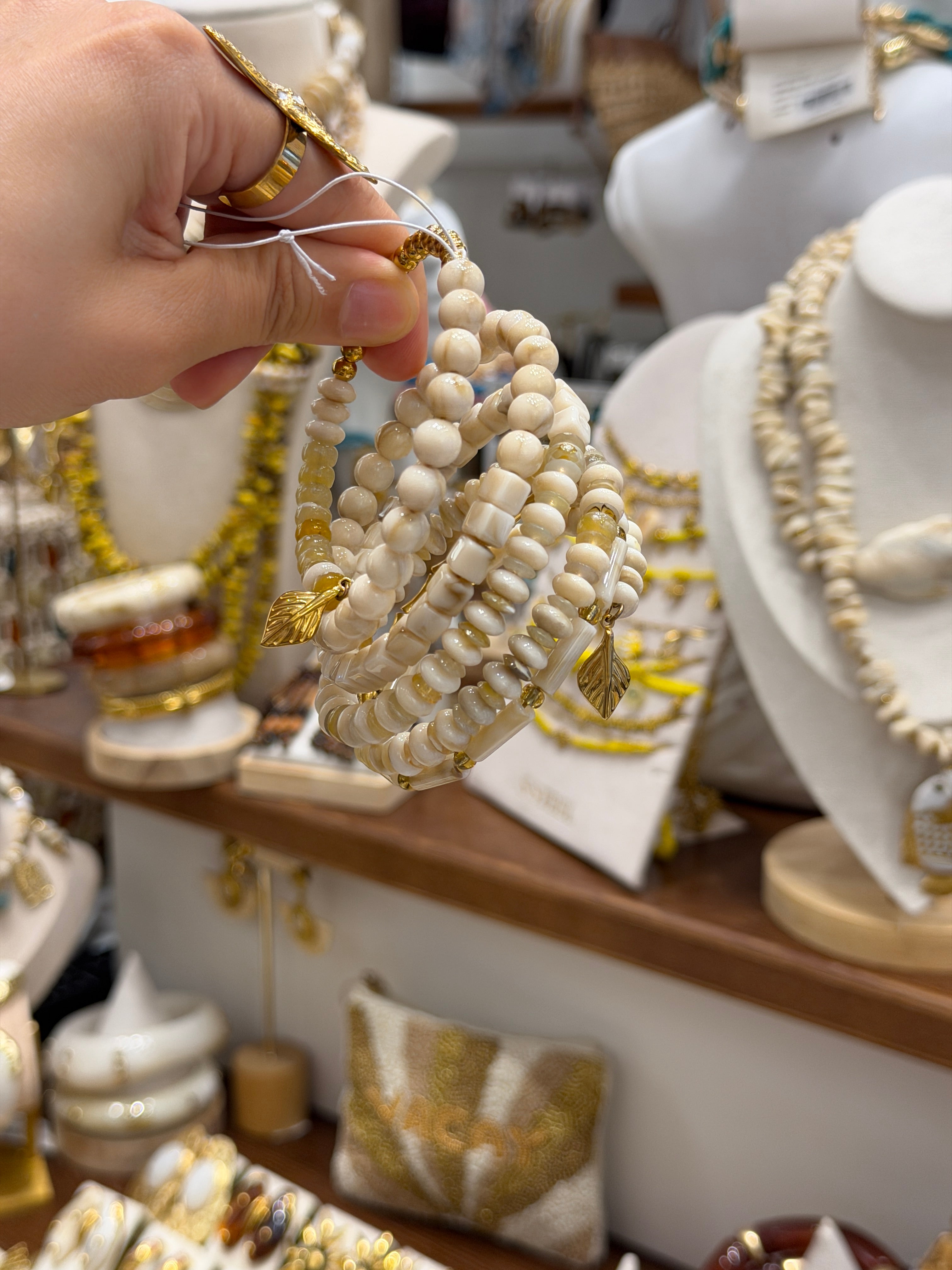 Bracelet Multi-Rangs Perles Blanches