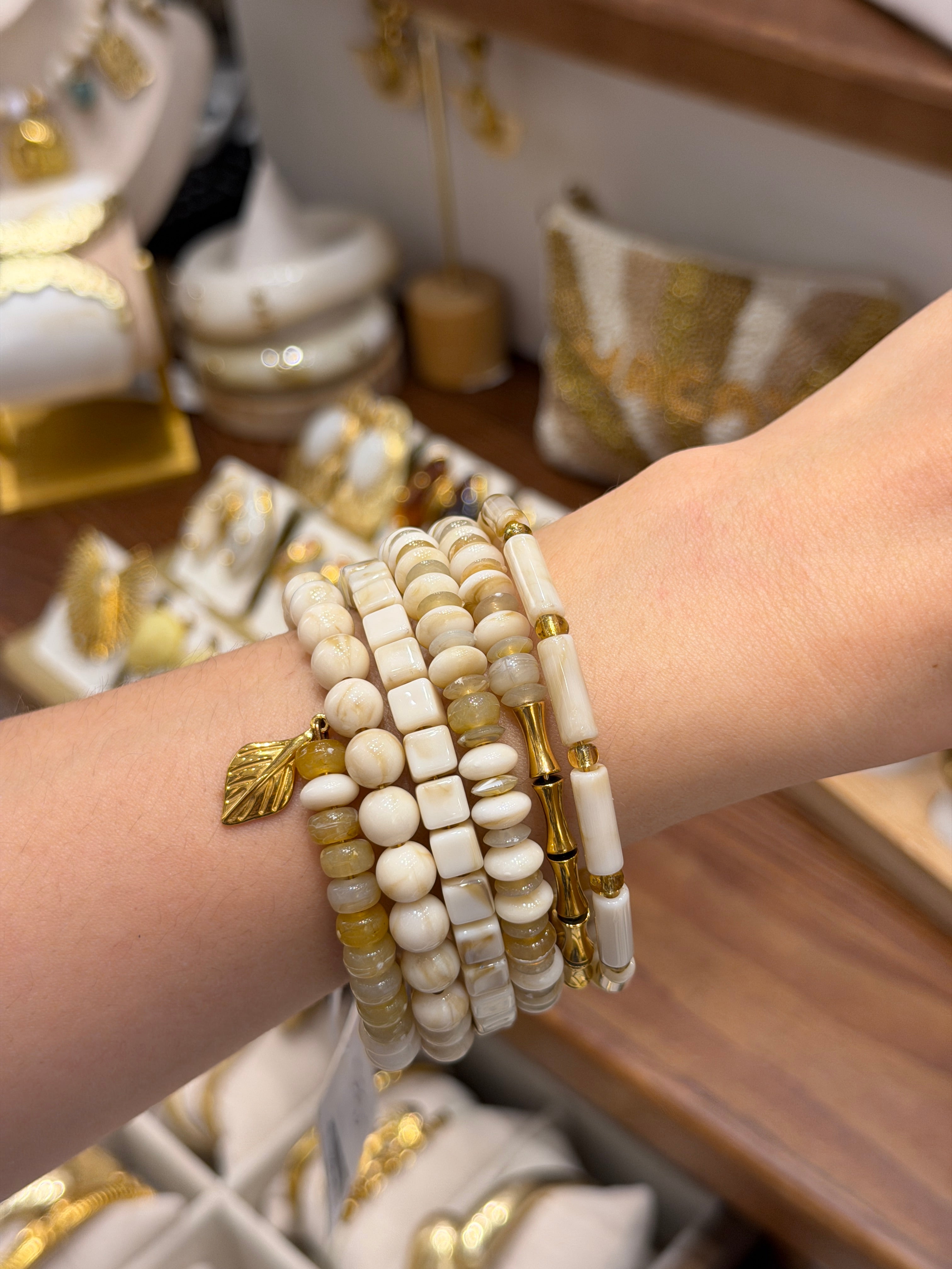 Bracelet Multi-Rangs Perles Blanches