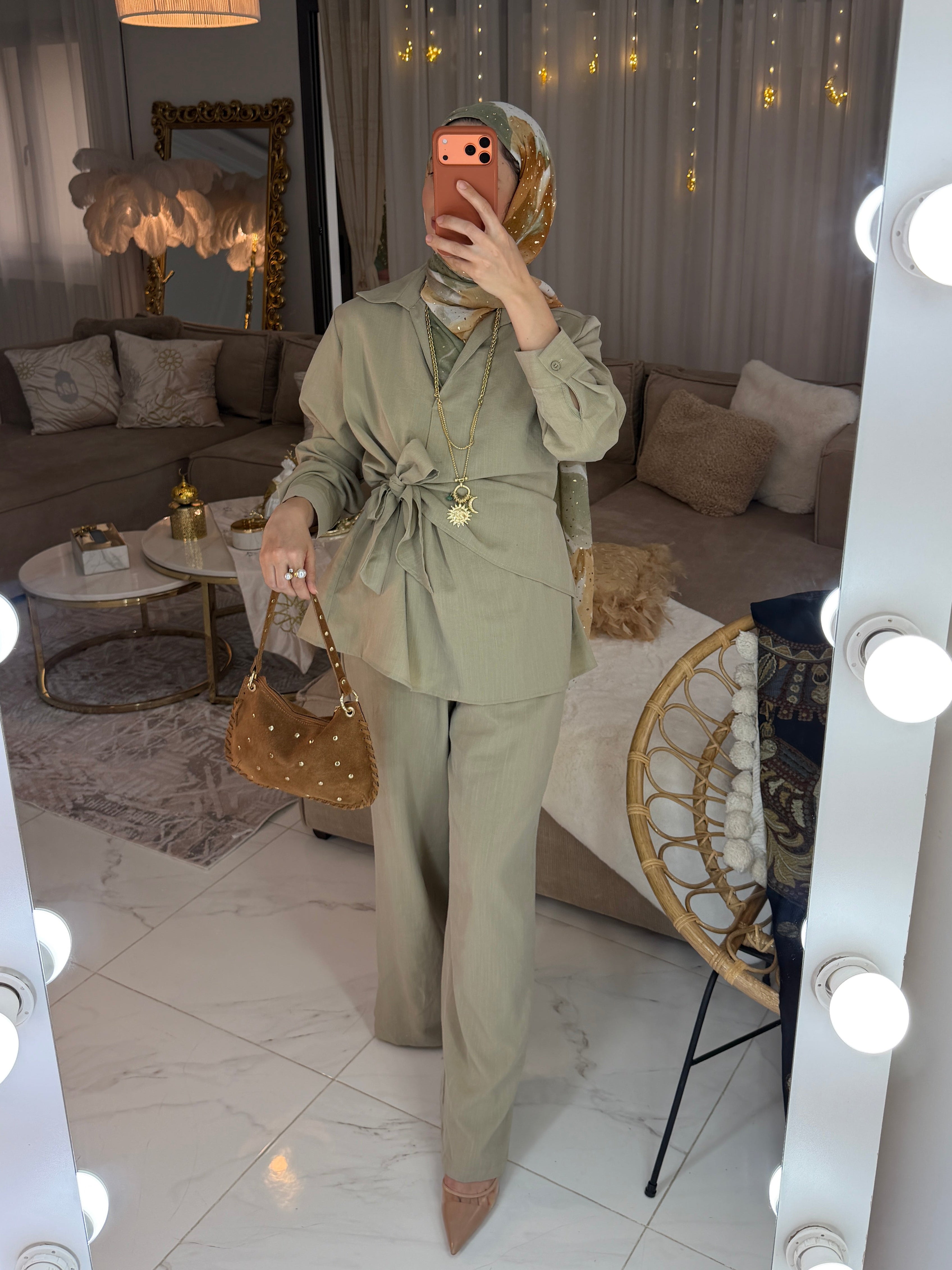 Ensemble lin chemisier cache cœur