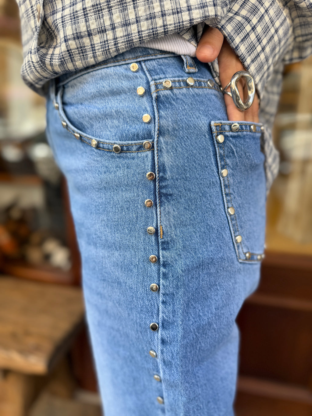 Jeans coupe ballon à clous