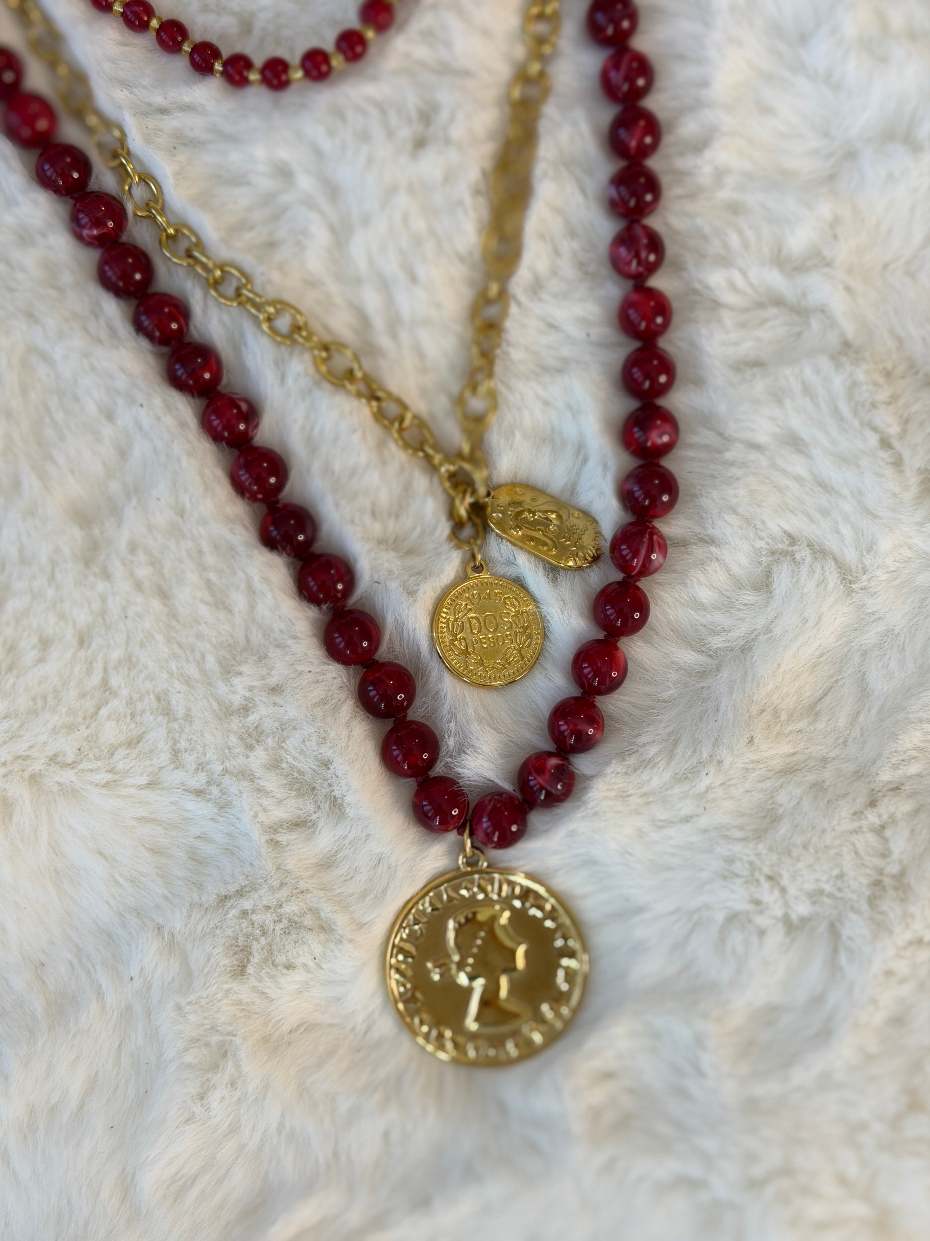 Collier corail médaillon