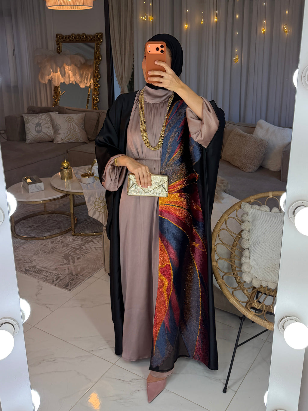 Abaya satin coté floral