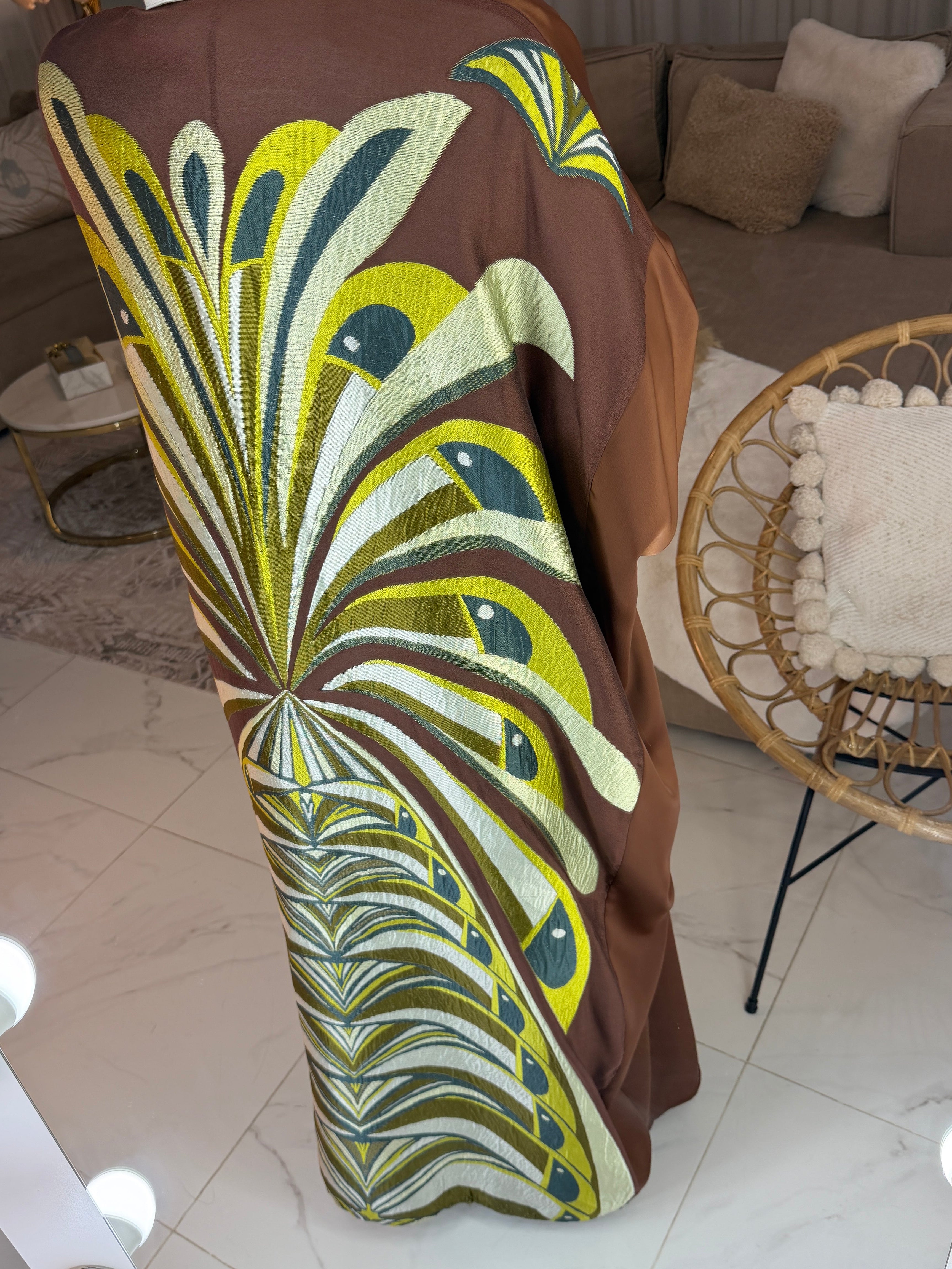 Abaya en satin dos broderie