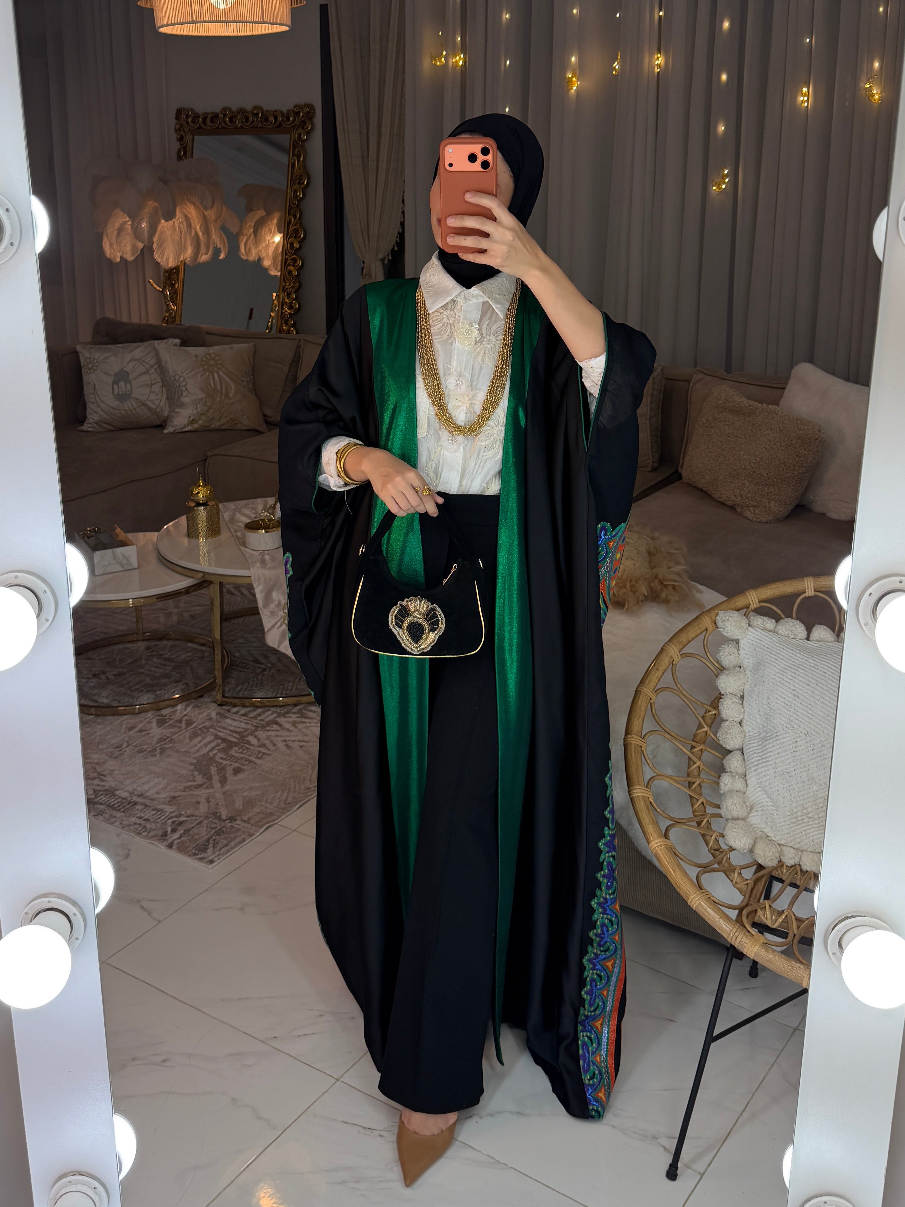 Abaya satin dos jacquard brodé