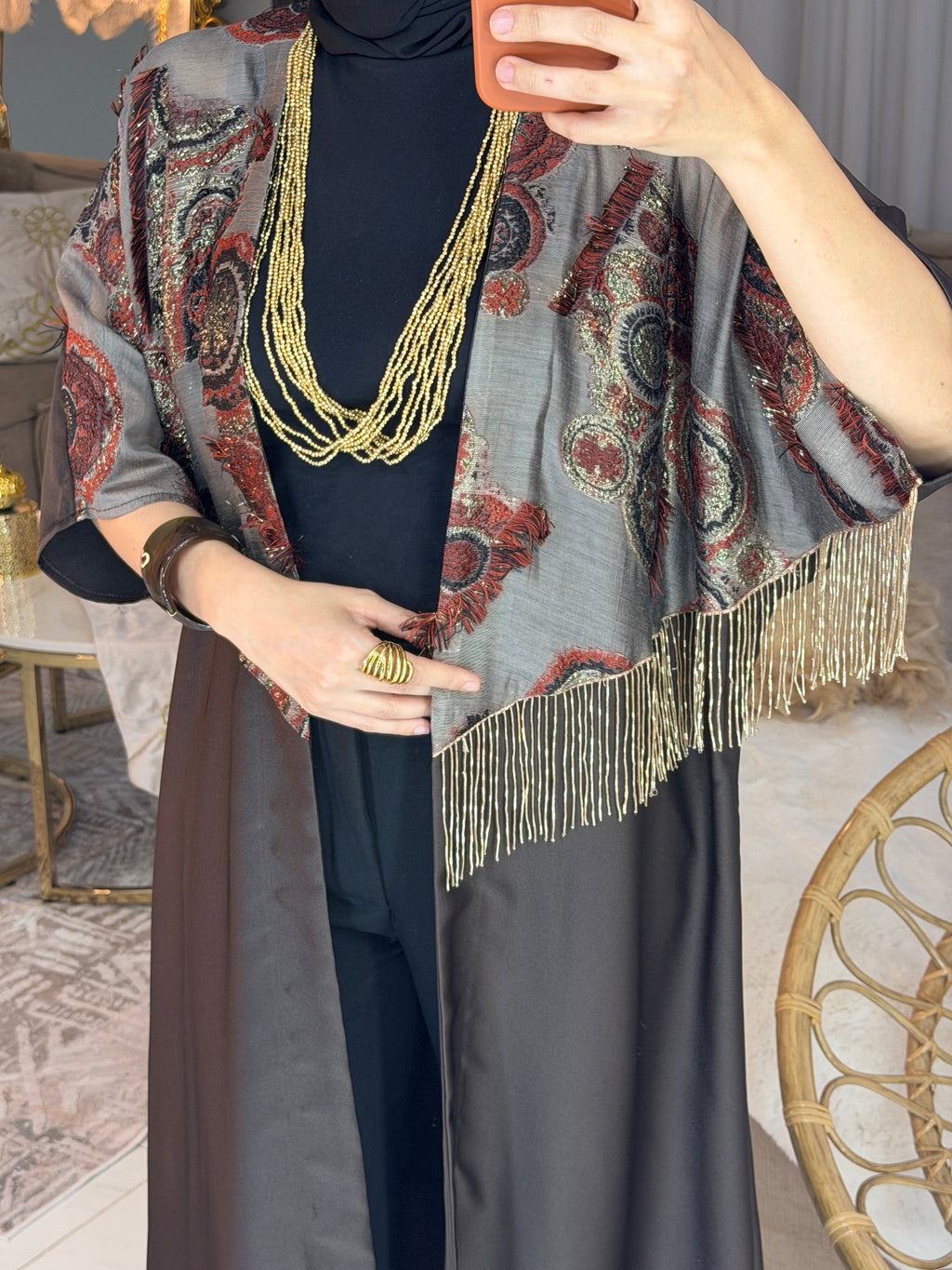 Abaya satin broderie franges bijoux