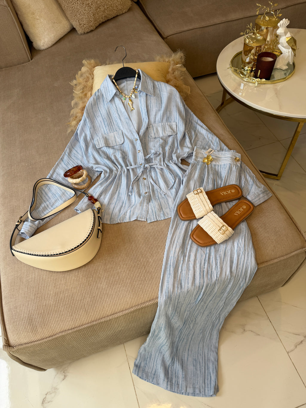 Ensemble chemise et pantalon en tissu rayonne