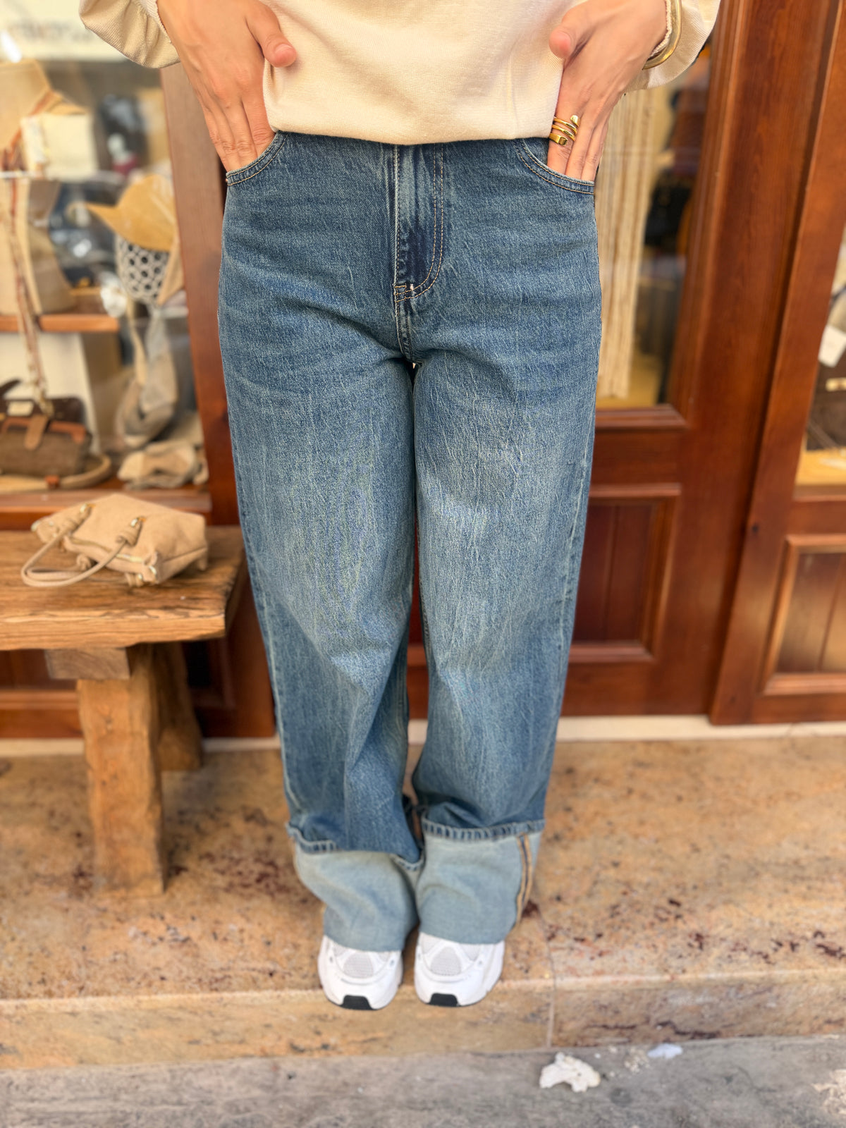 Jeans coupe large à revers