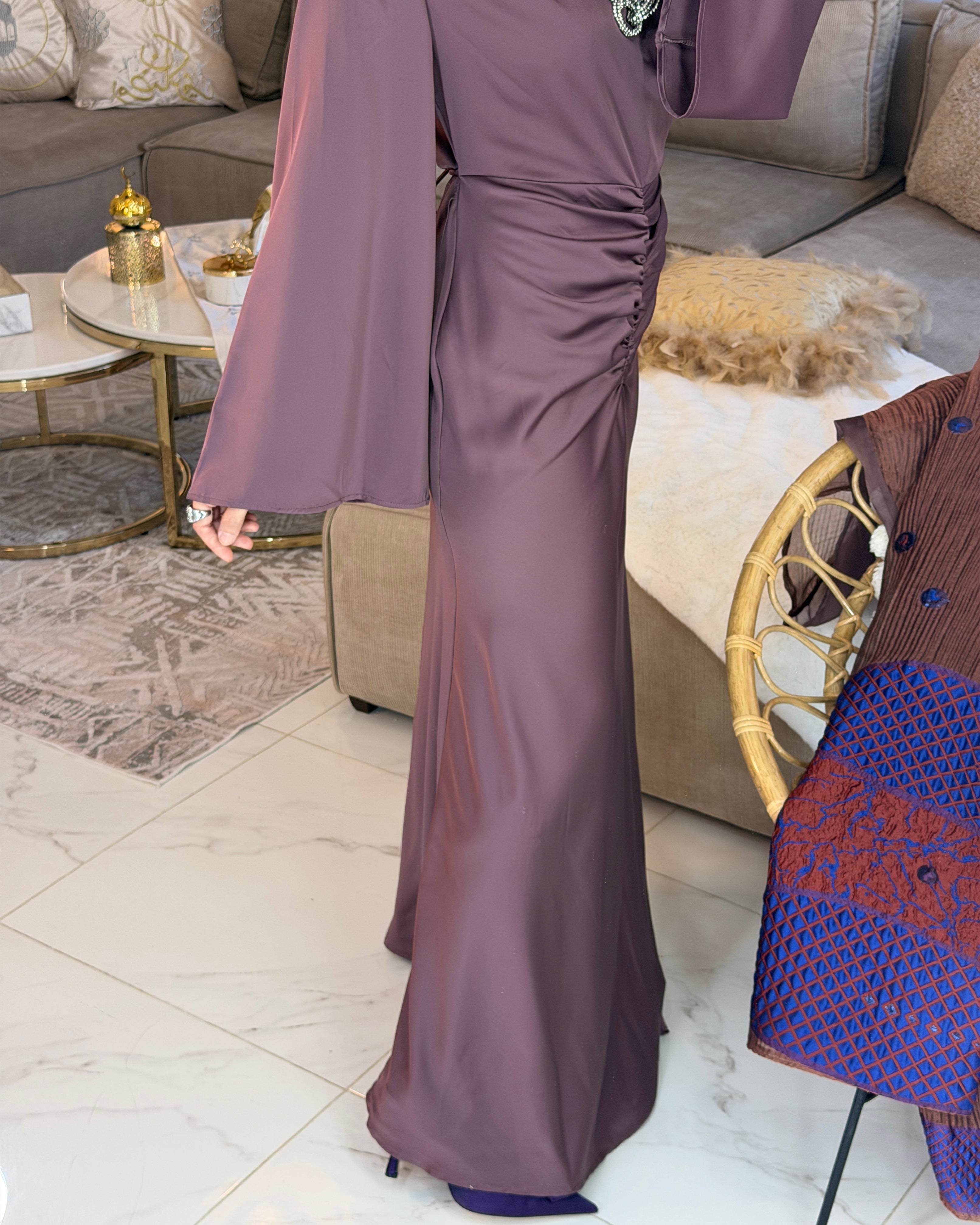 Robe longue devant froncée