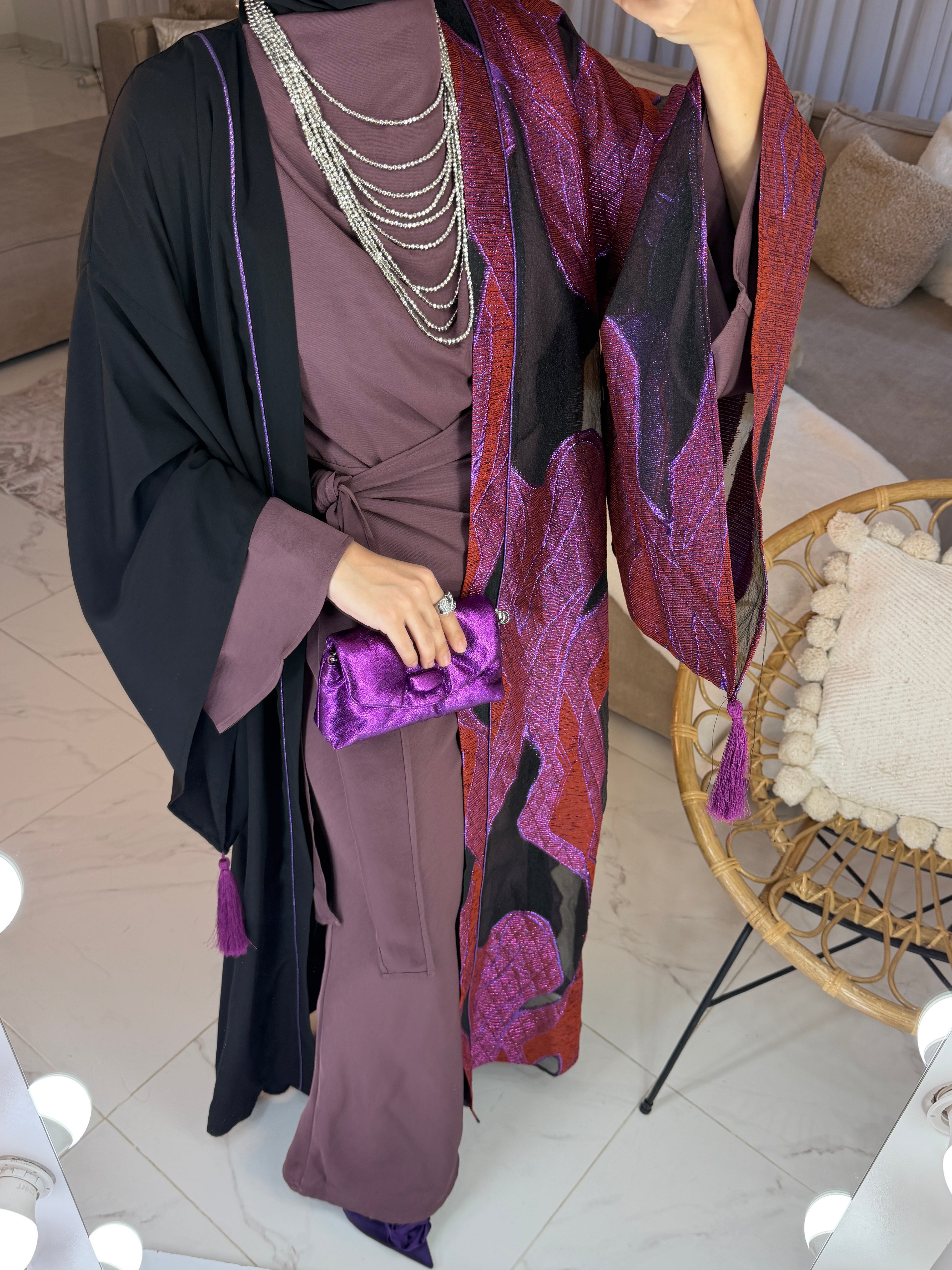 Abaya jacquard pompons
