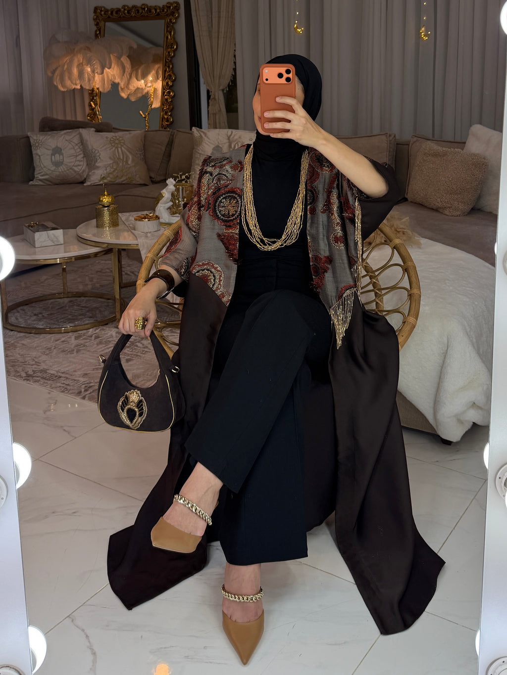 Abaya satin broderie franges bijoux