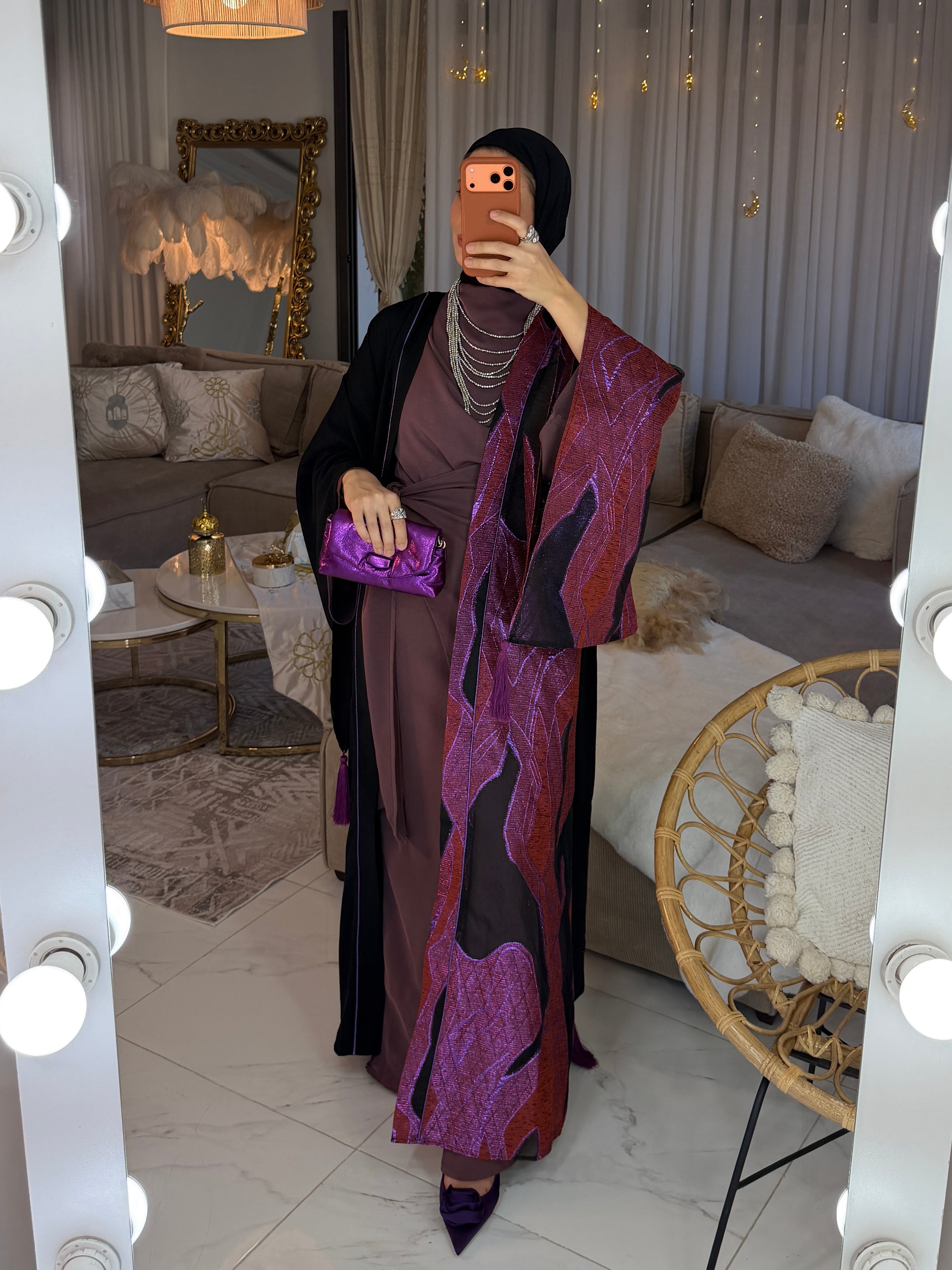Abaya jacquard pompons