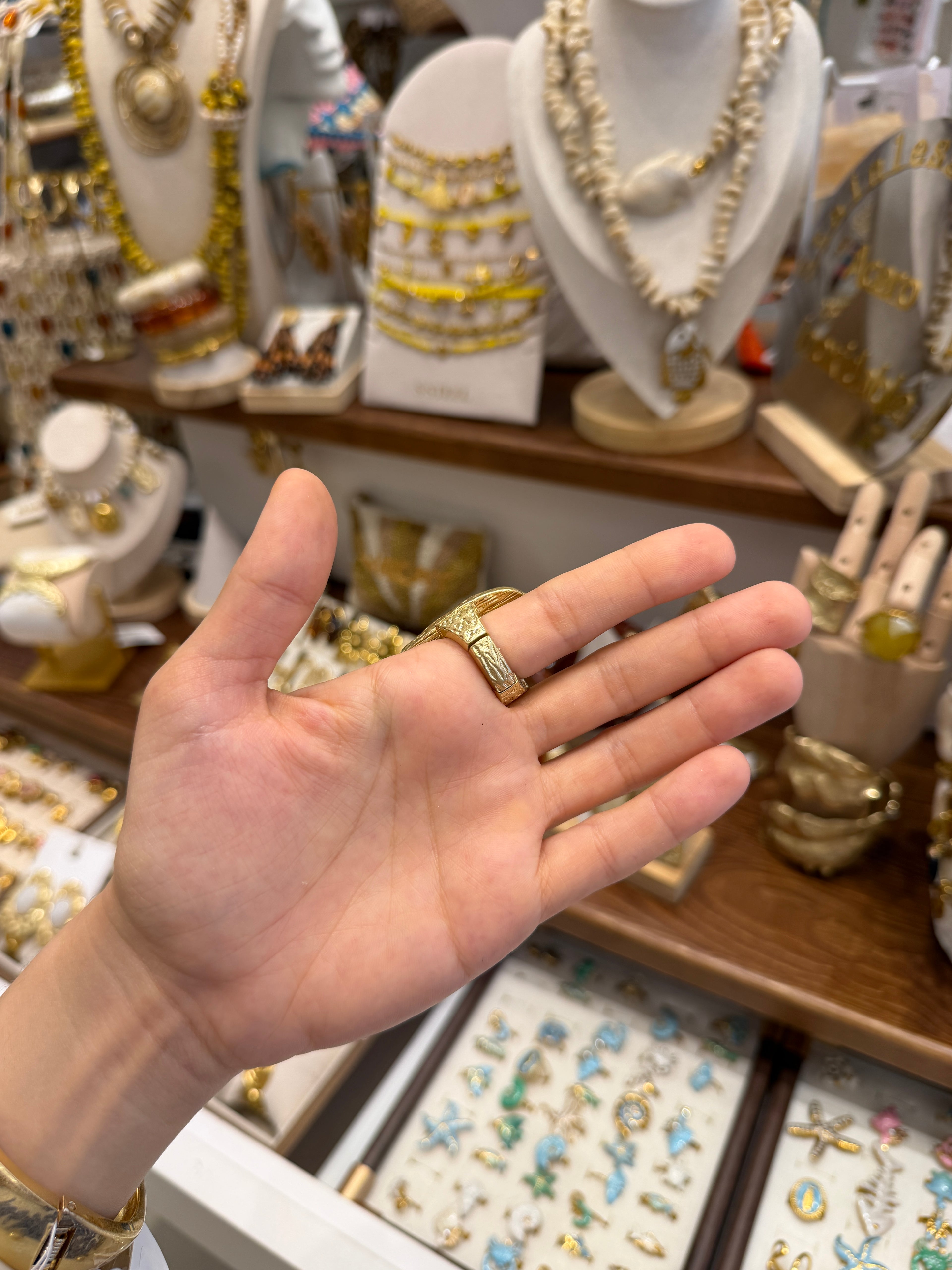 Bague Statement Dorée et Pierre Blanche
