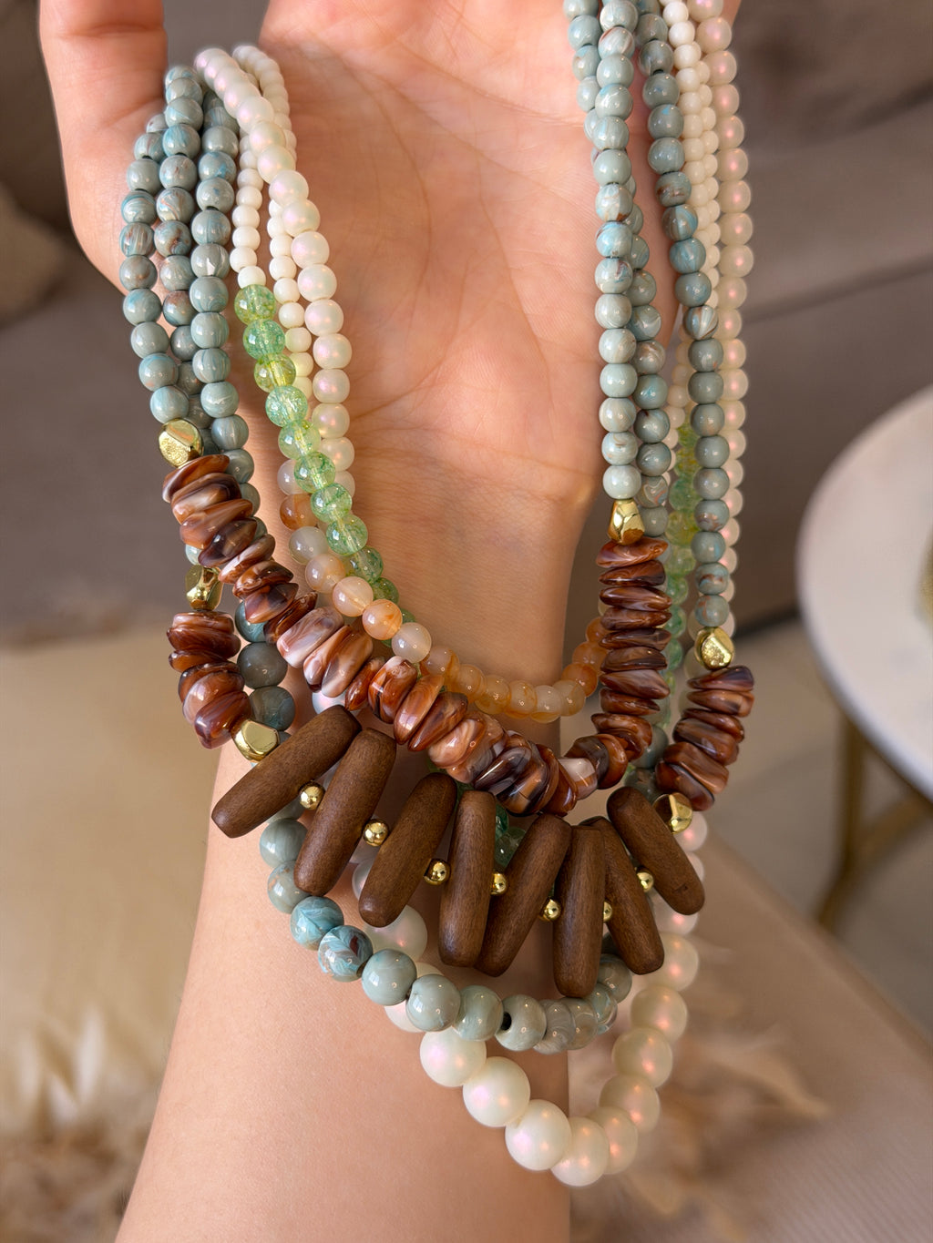 Collier en bois et acrylique multi chaîne
