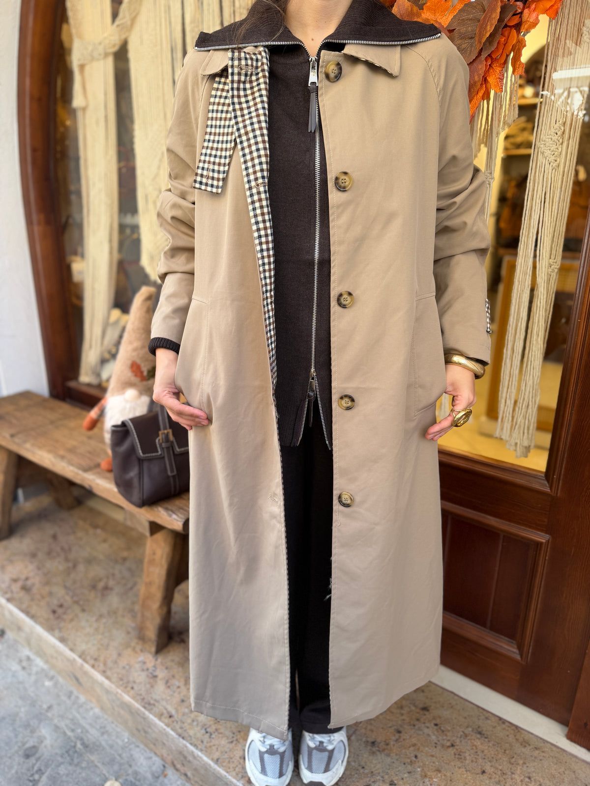 Trench-coat long col montant à carreaux
