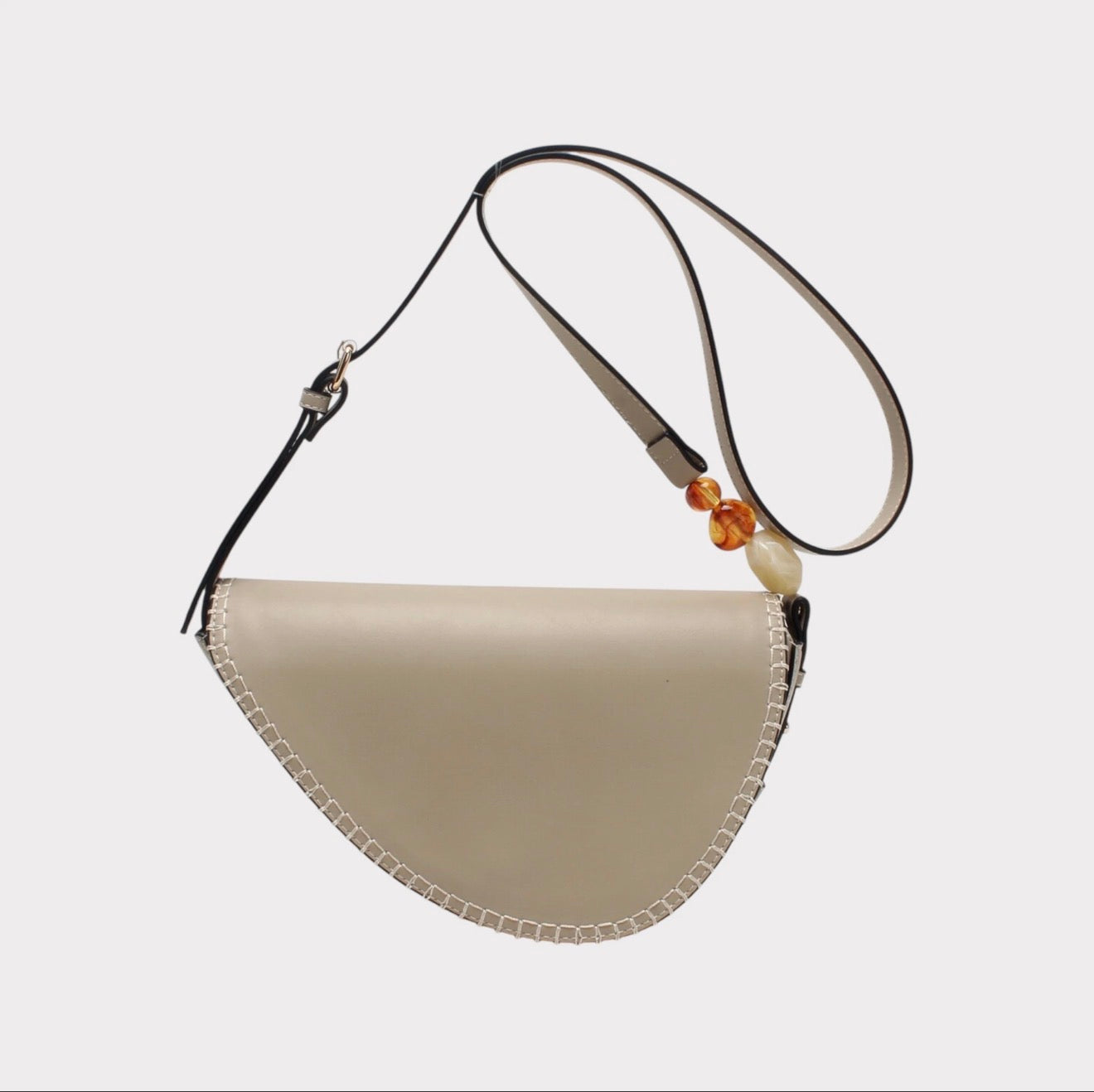 Sac bandoulière demi-lune détail perles