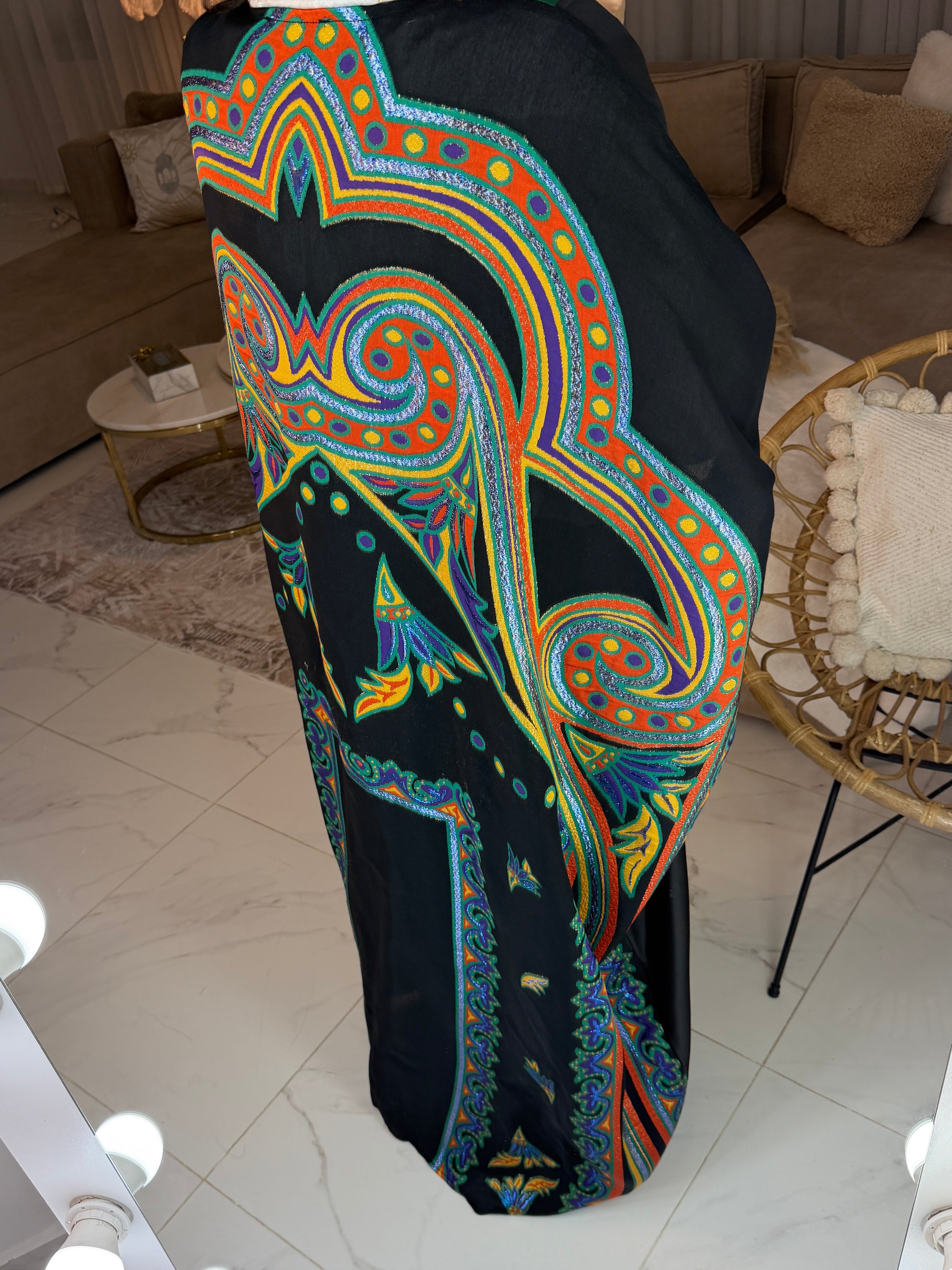 Abaya satin dos jacquard brodé