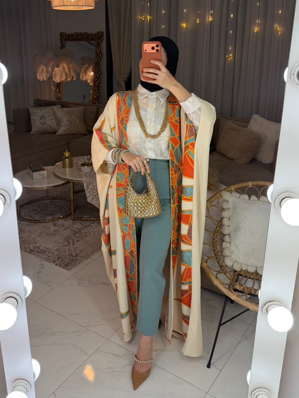 Abaya broderie asymétrique