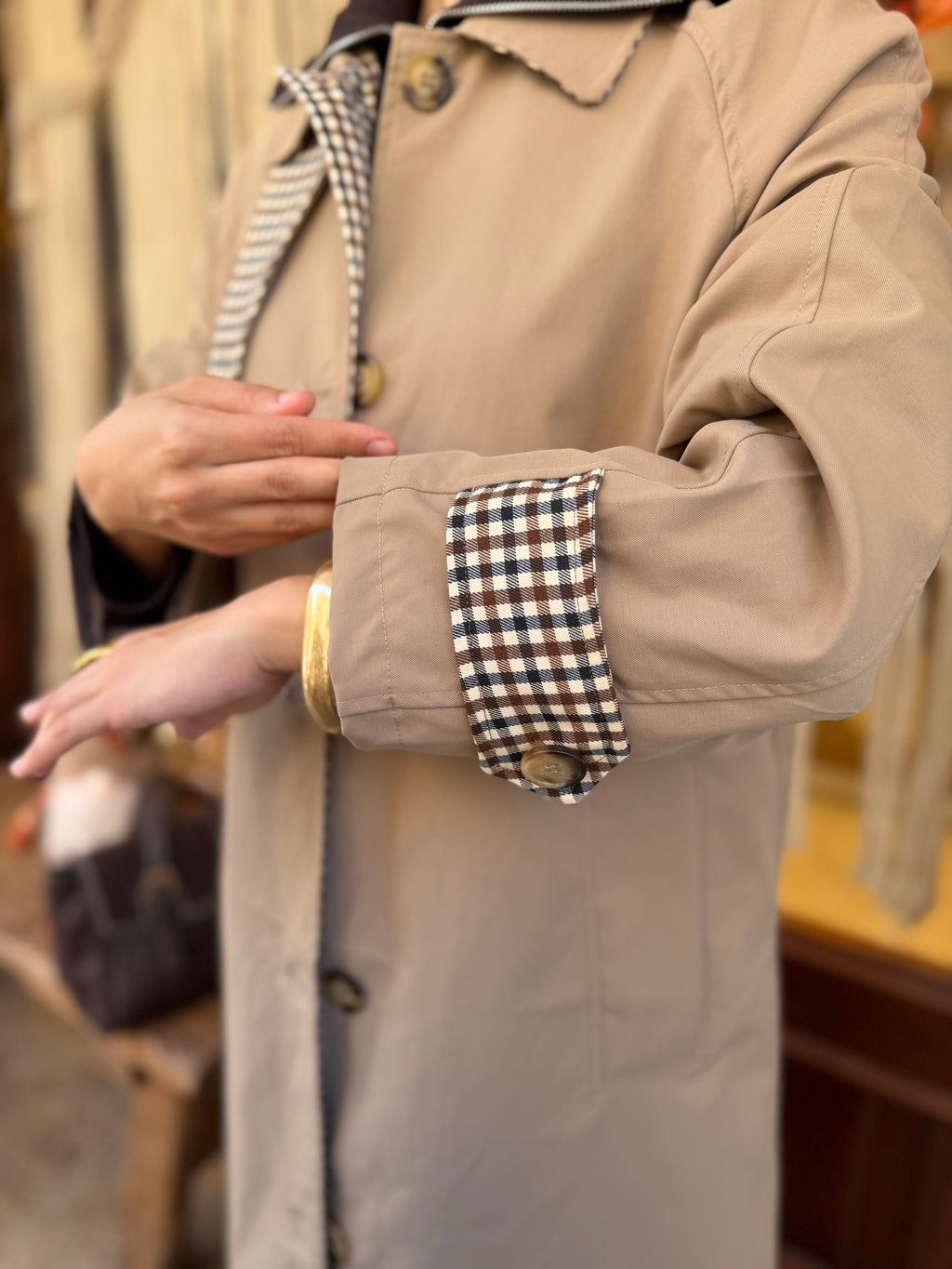 Trench-coat long col montant à carreaux