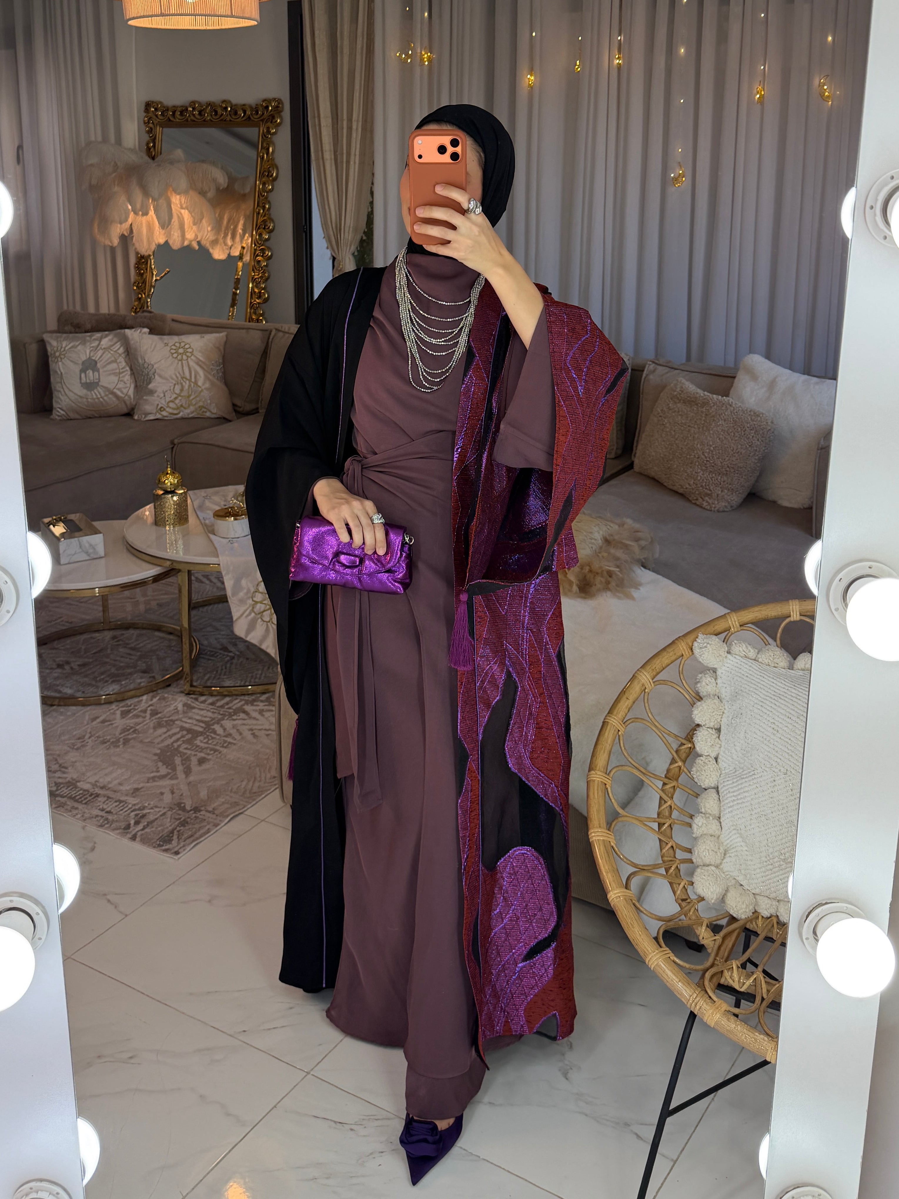 Abaya jacquard pompons