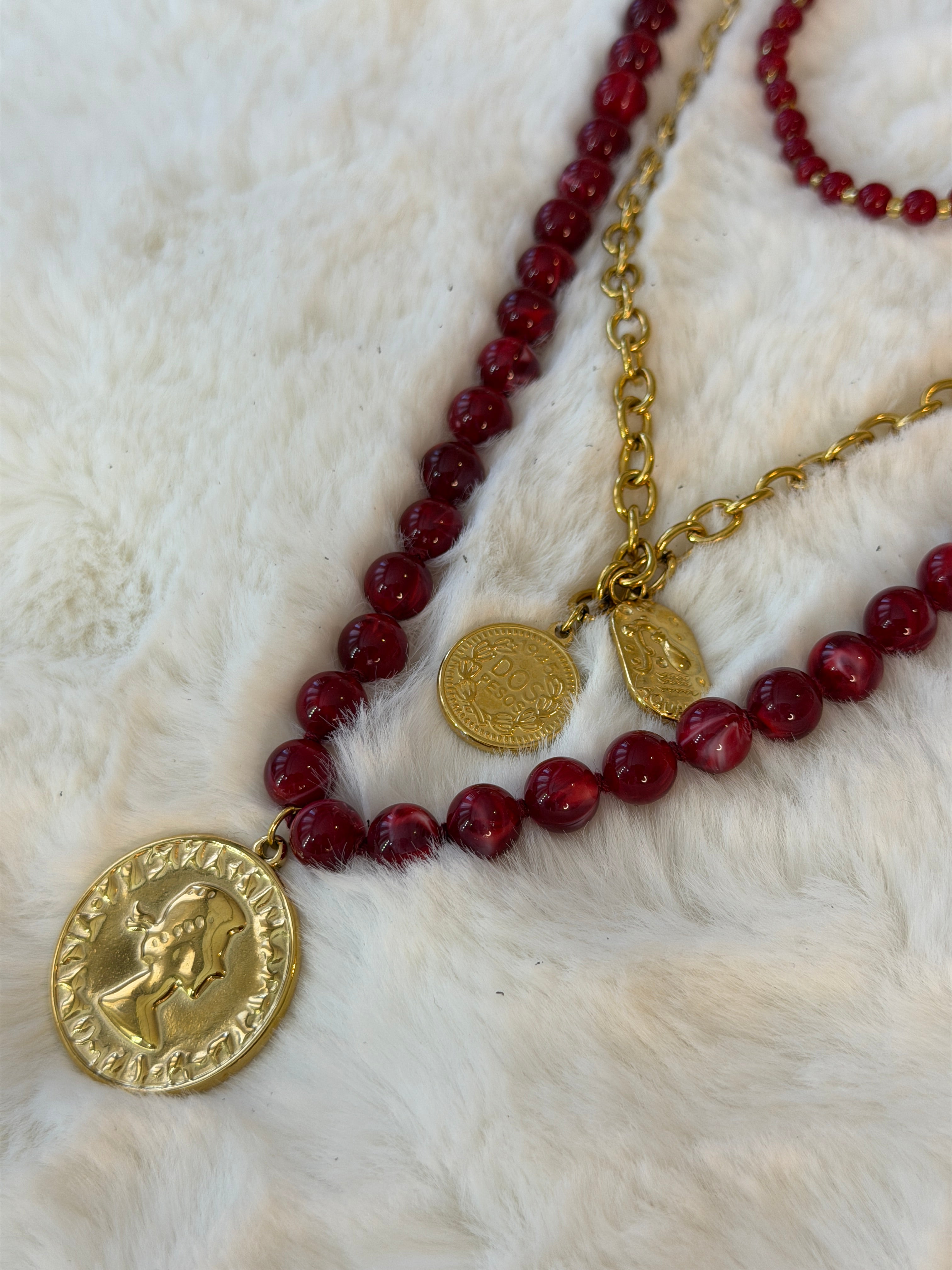 Collier corail médaillon