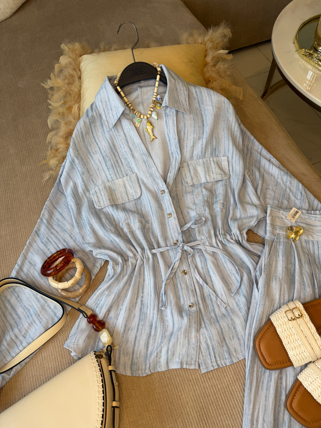 Ensemble chemise et pantalon en tissu rayonne