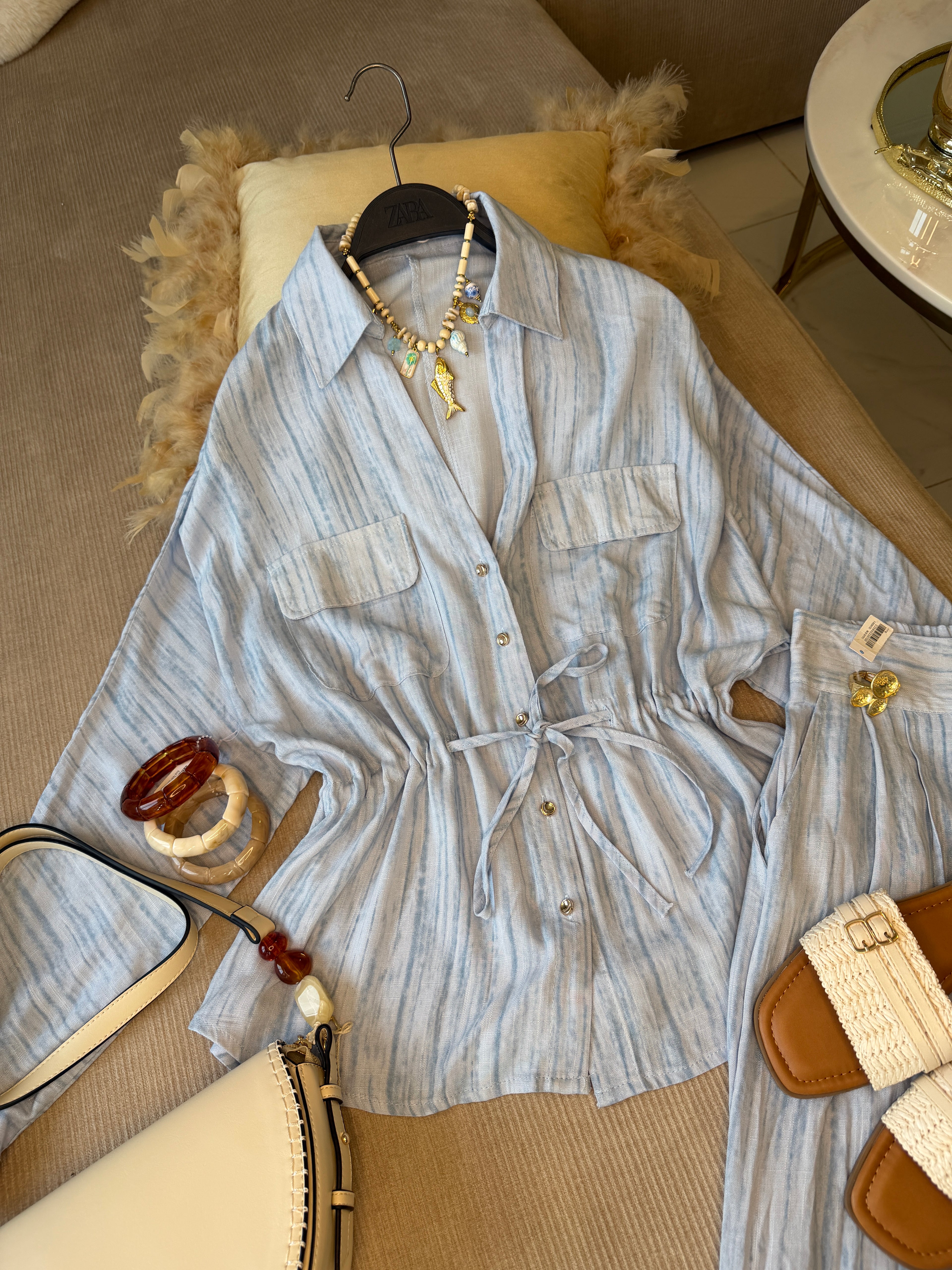 Ensemble chemise et pantalon en tissu rayonne