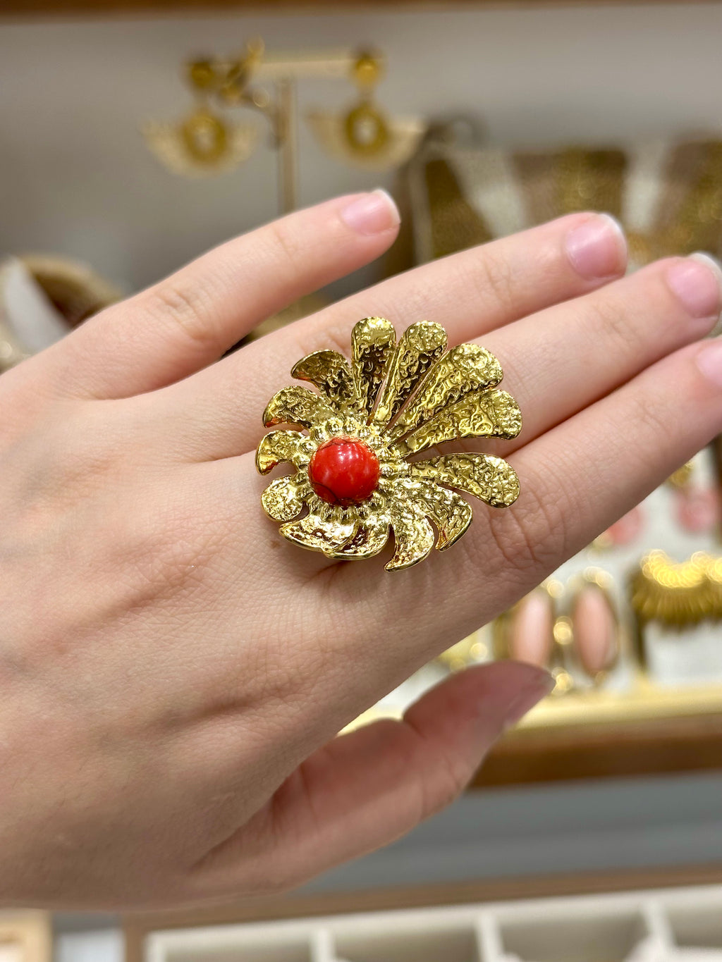 Bague Fleur Vintage Dorée & Pierre Rouge